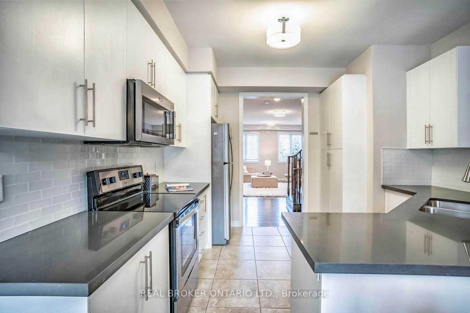 Photo 5 of 1424 Granrock Crescent, Mississauga, East Credit — HOMEH