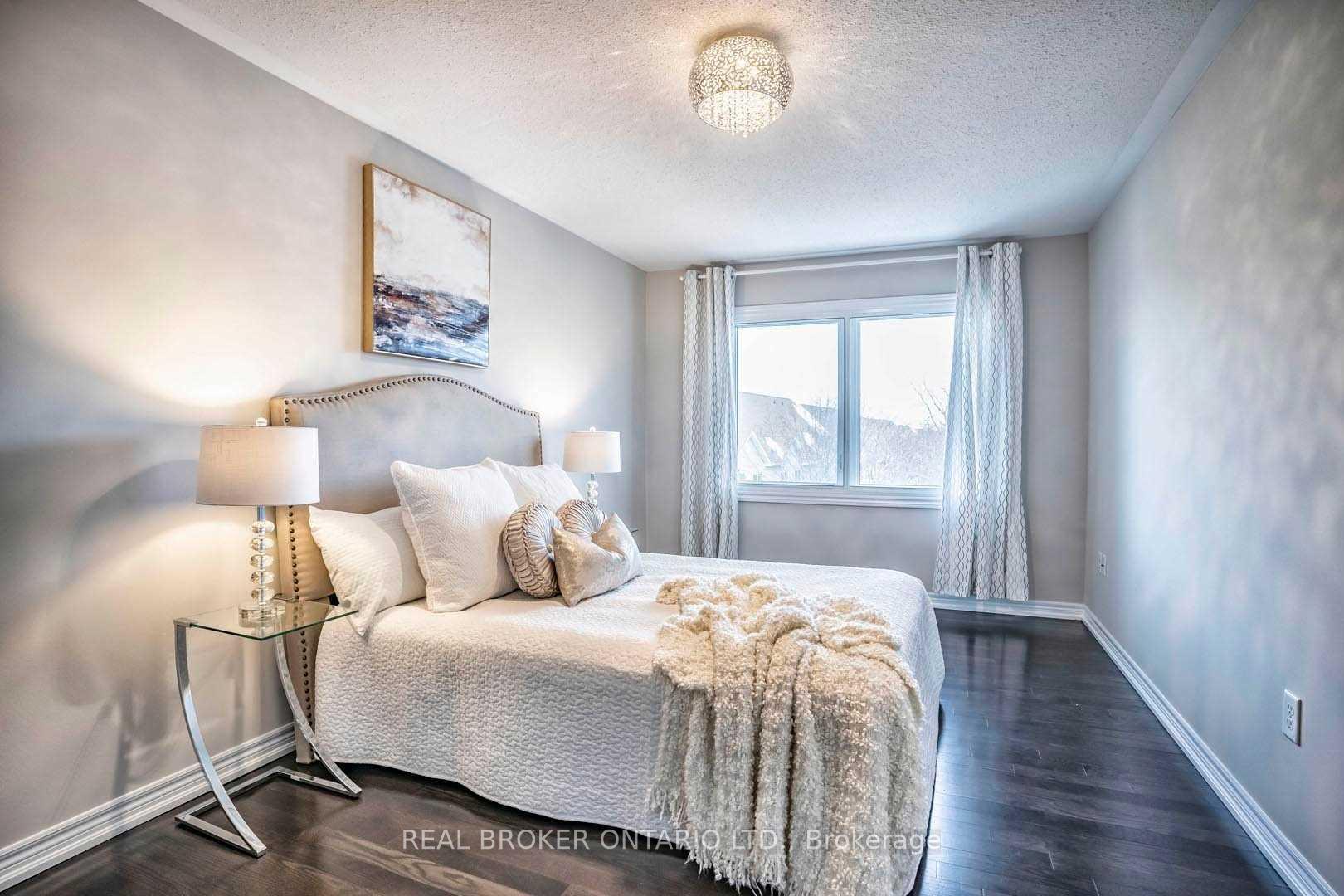 Photo 8 of 1424 Granrock Crescent, Mississauga, East Credit — HOMEH