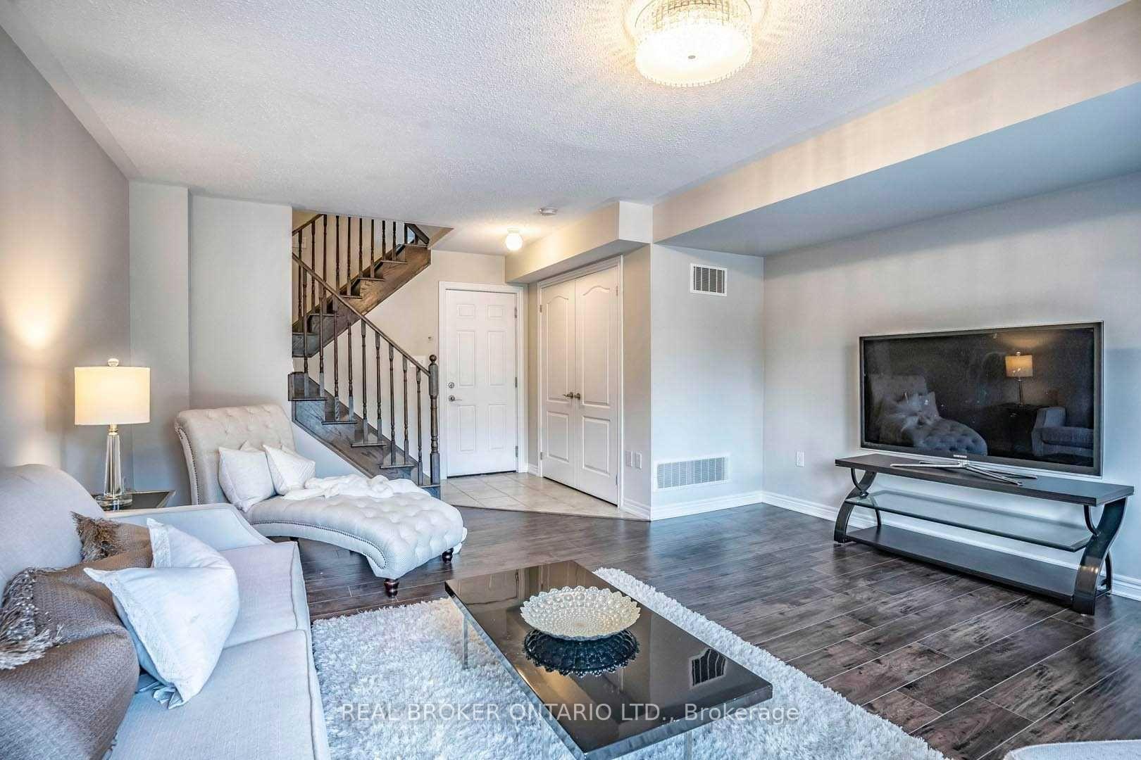 Photo 16 of 1424 Granrock Crescent, Mississauga, East Credit — HOMEH