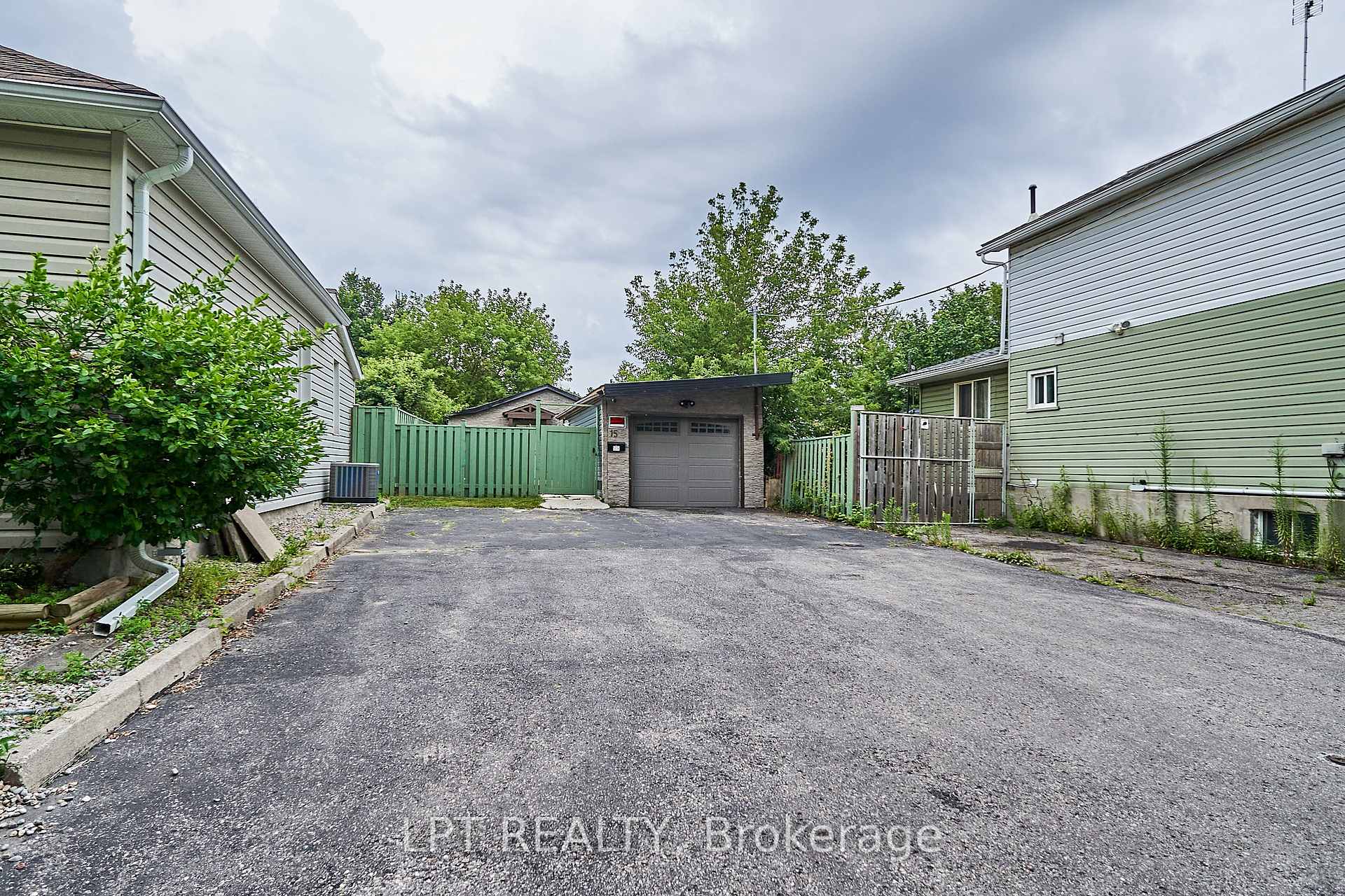 Photo 23 of 15 Knights Road, Oshawa, Lakeview — HOMEH