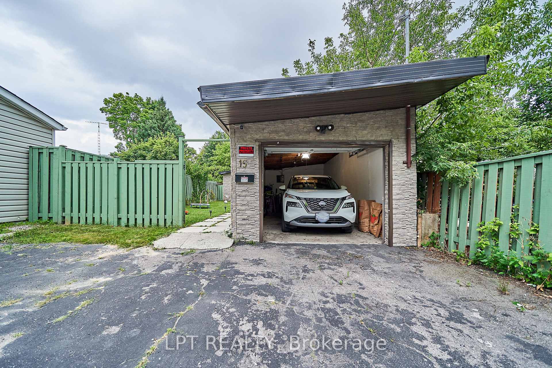 Photo 25 of 15 Knights Road, Oshawa, Lakeview — HOMEH