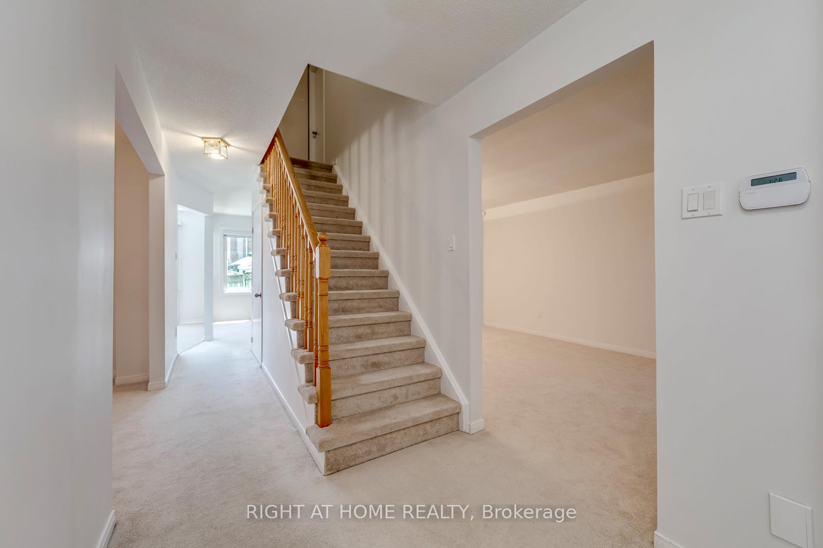 Photo 5 of 17 Nickel Crescent, Brampton, Westgate — HOMEH