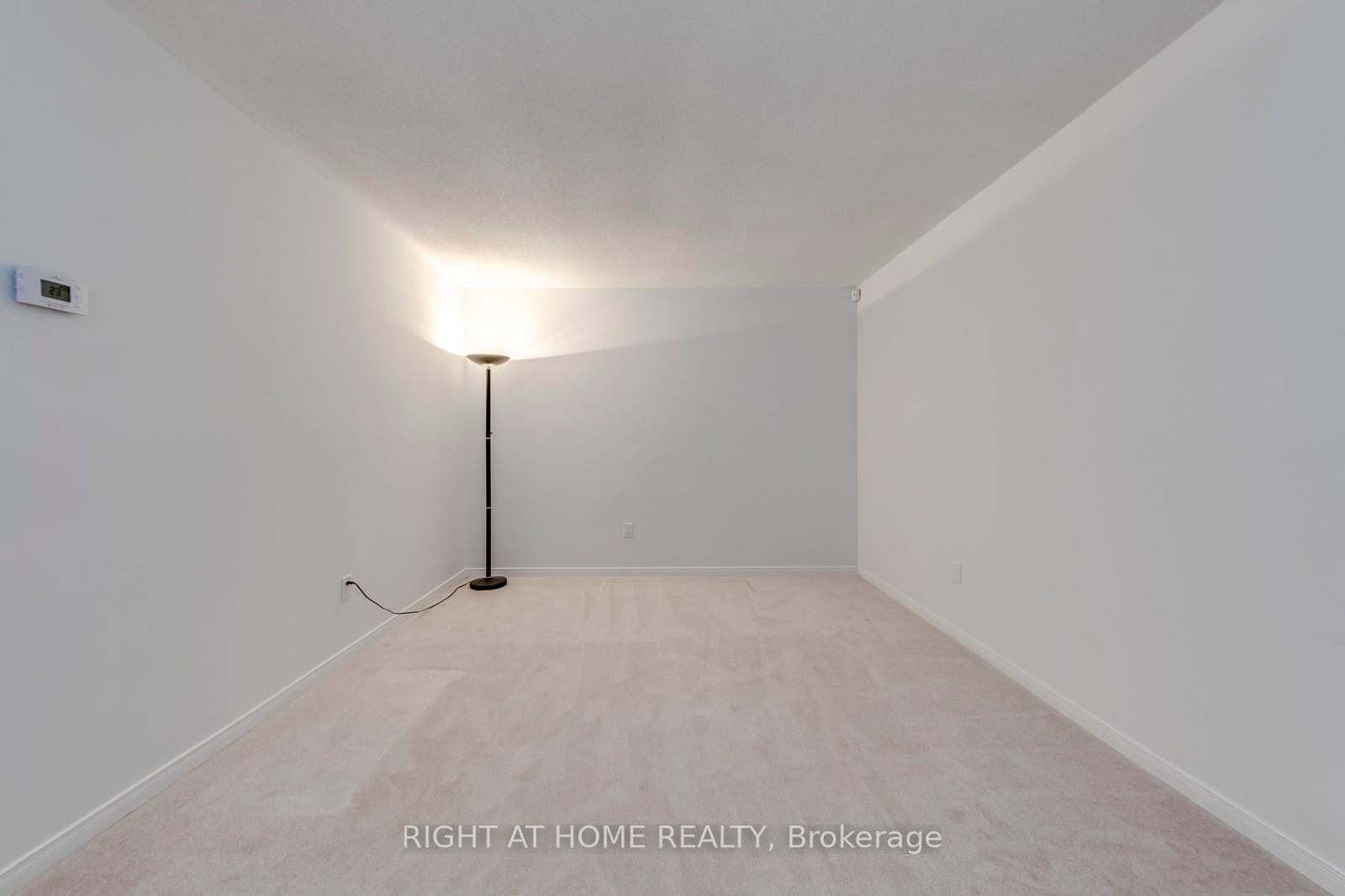 Photo 7 of 17 Nickel Crescent, Brampton, Westgate — HOMEH