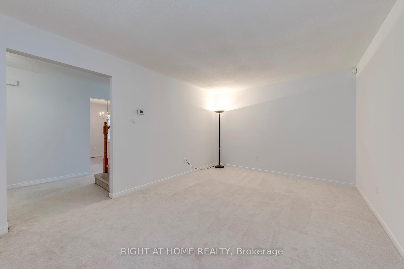 Photo 8 of 17 Nickel Crescent, Brampton, Westgate — HOMEH