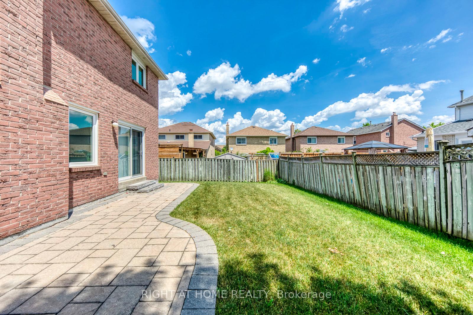 Photo 35 of 17 Nickel Crescent, Brampton, Westgate — HOMEH
