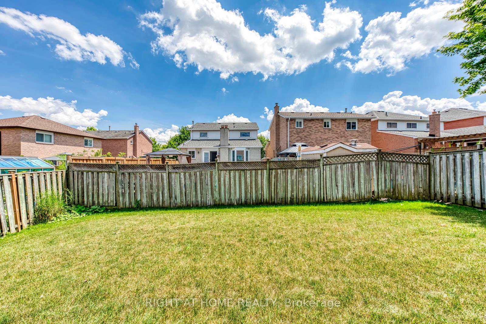 Photo 38 of 17 Nickel Crescent, Brampton, Westgate — HOMEH