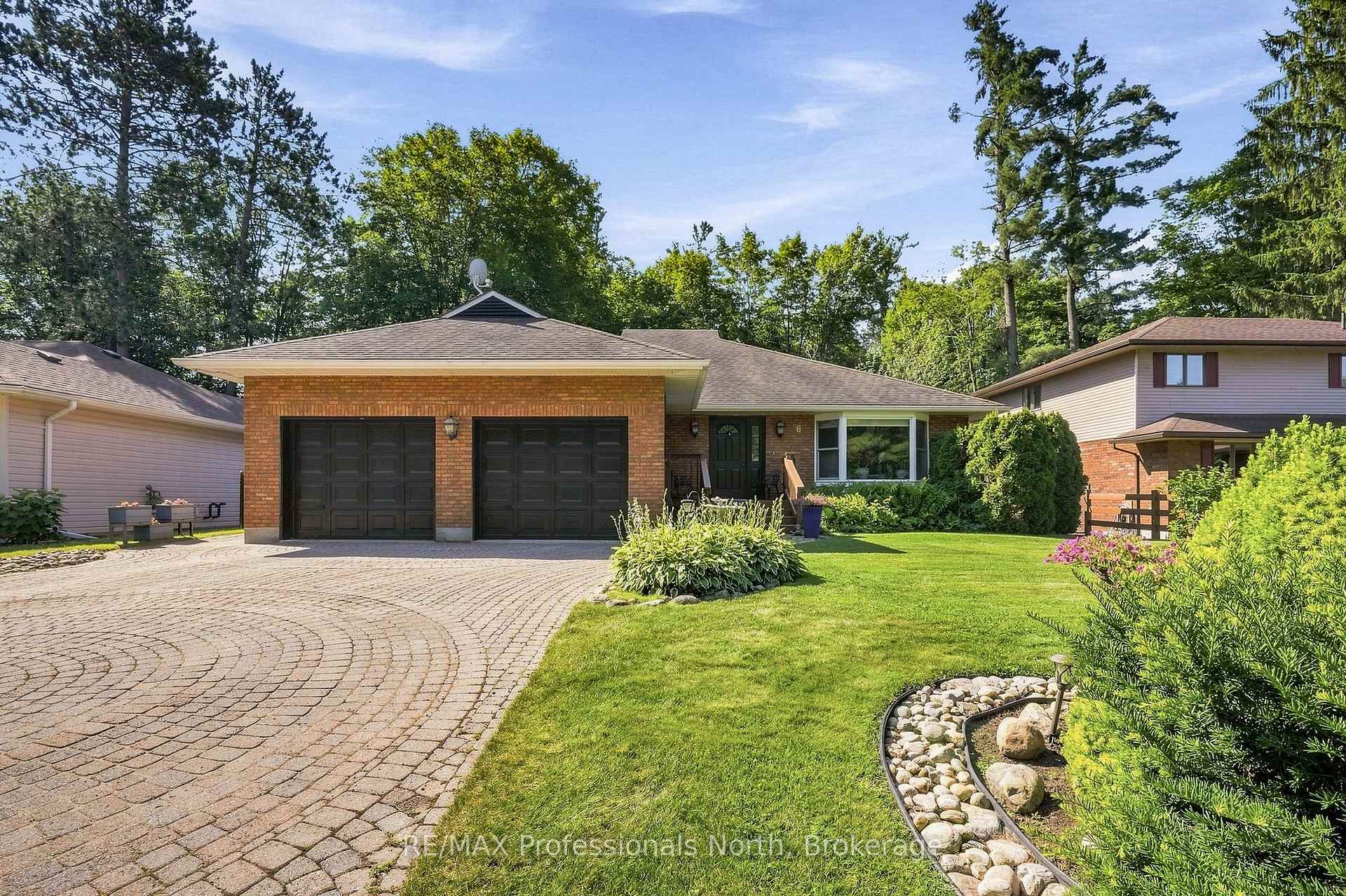 Photo 3 of 8 Palmer Court, Bracebridge, Macaulay — HOMEH