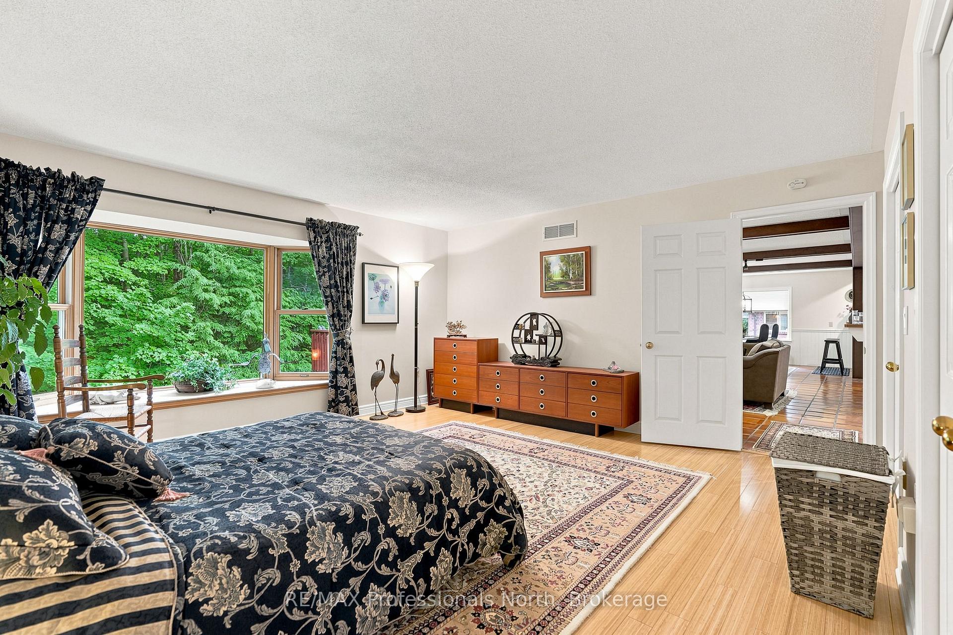 Photo 29 of 8 Palmer Court, Bracebridge, Macaulay — HOMEH