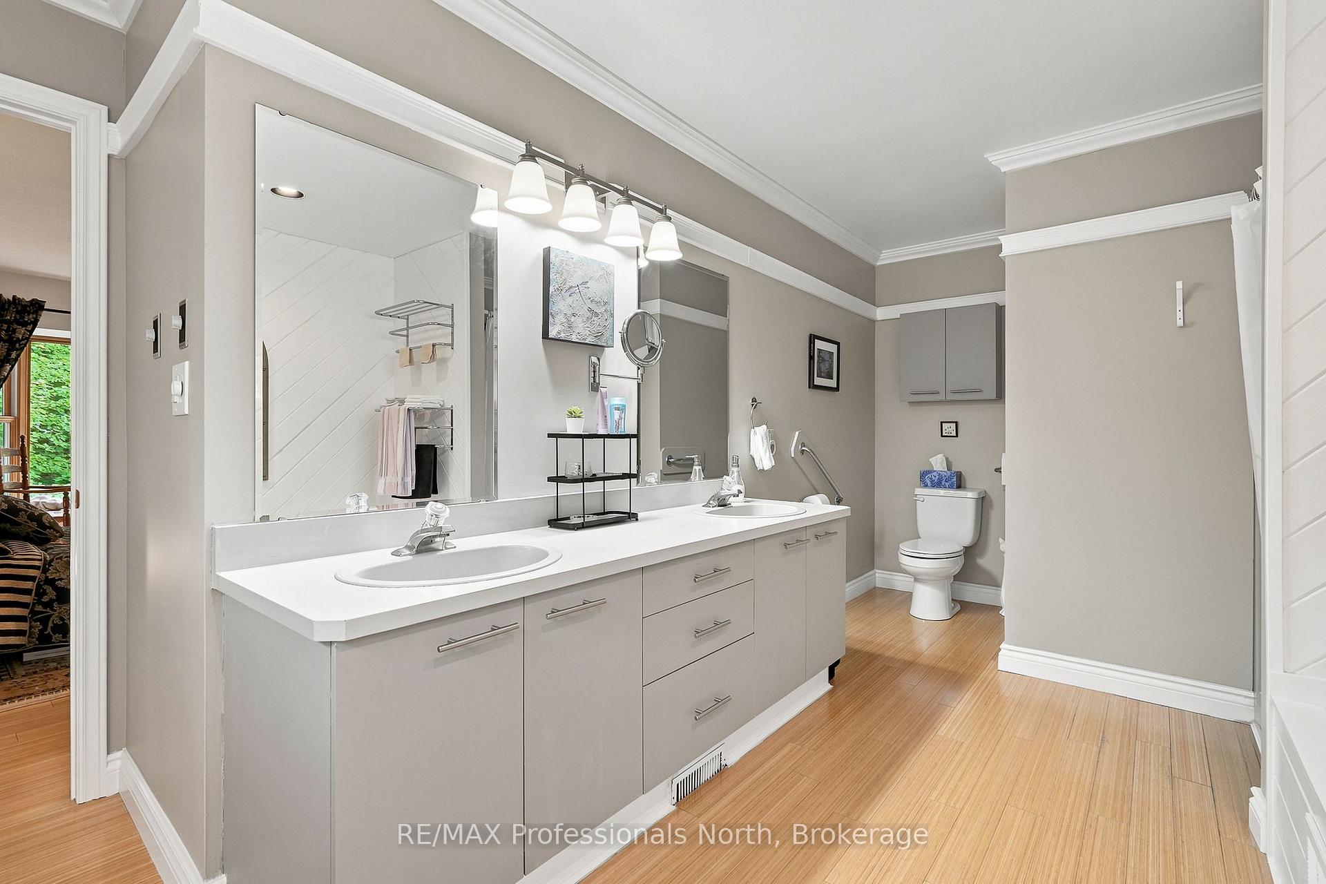 Photo 31 of 8 Palmer Court, Bracebridge, Macaulay — HOMEH