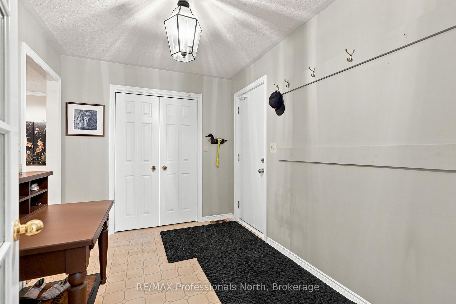 Photo 35 of 8 Palmer Court, Bracebridge, Macaulay — HOMEH
