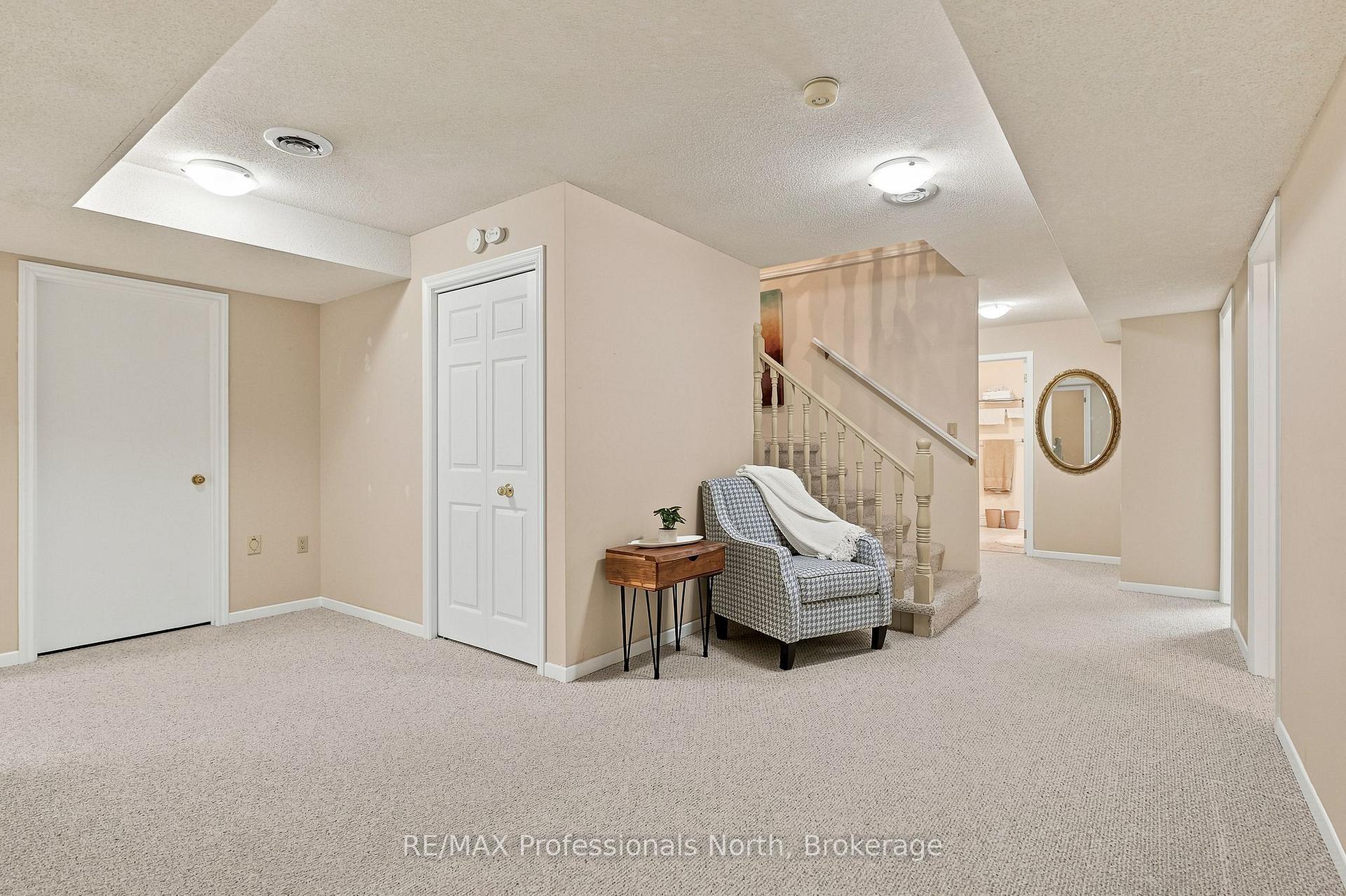 Photo 37 of 8 Palmer Court, Bracebridge, Macaulay — HOMEH
