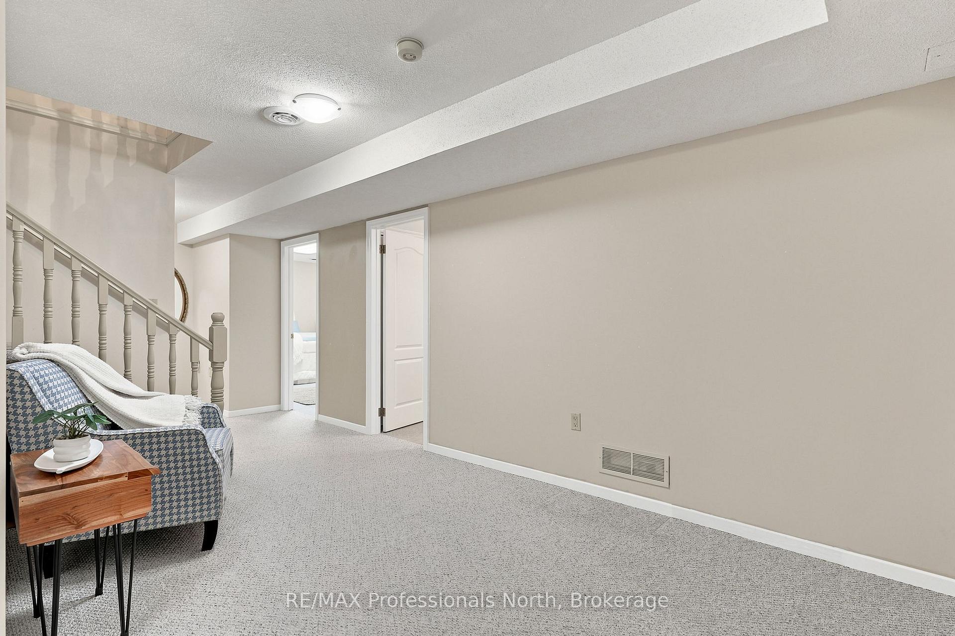 Photo 38 of 8 Palmer Court, Bracebridge, Macaulay — HOMEH