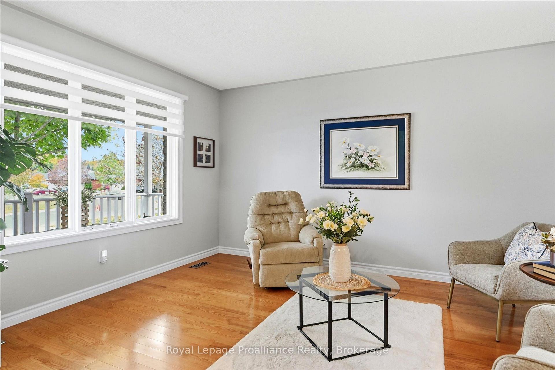 Photo 5 of 2979 Jennifer Drive, Peterborough, Northcrest Ward 5 — HOMEH