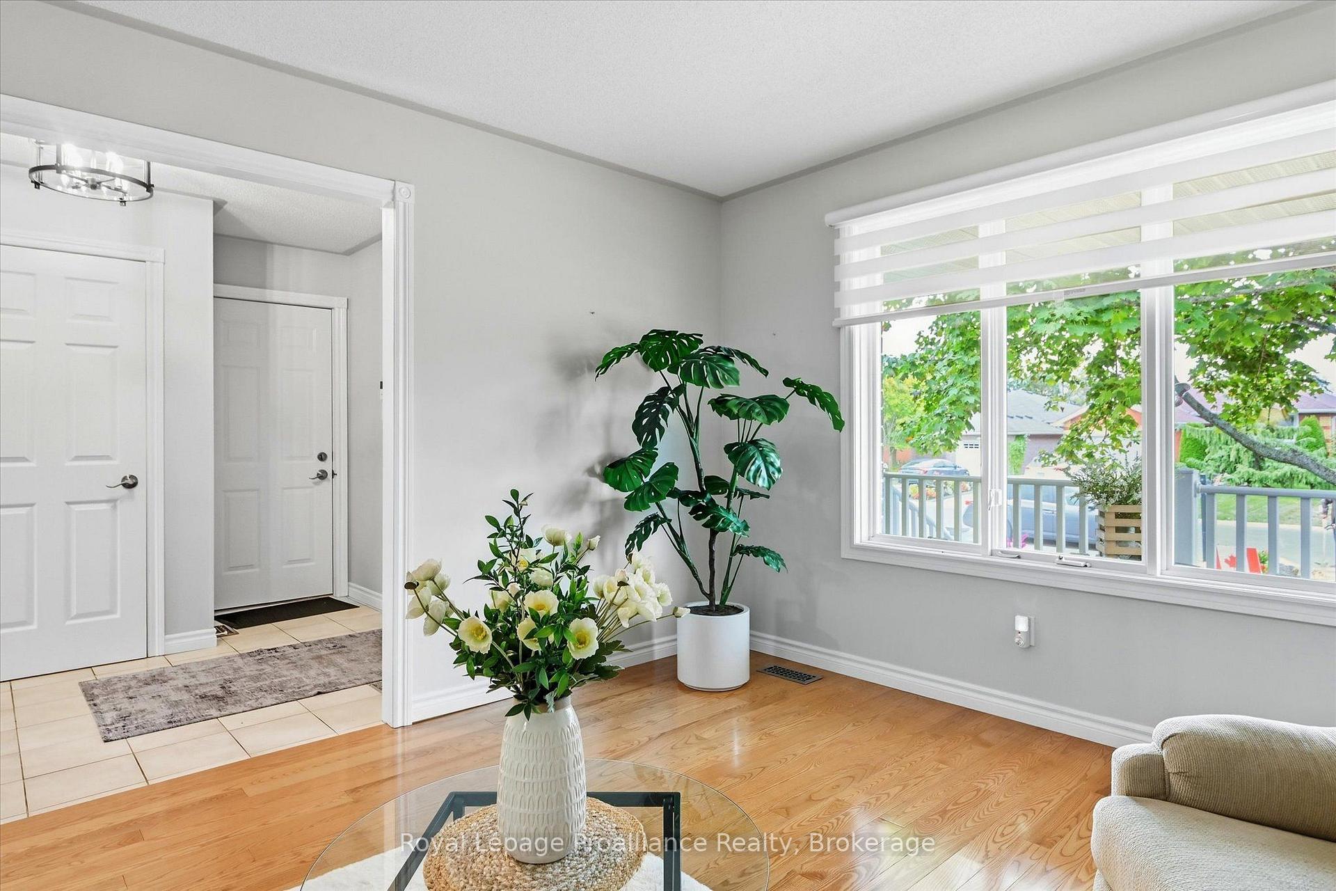 Photo 6 of 2979 Jennifer Drive, Peterborough, Northcrest Ward 5 — HOMEH