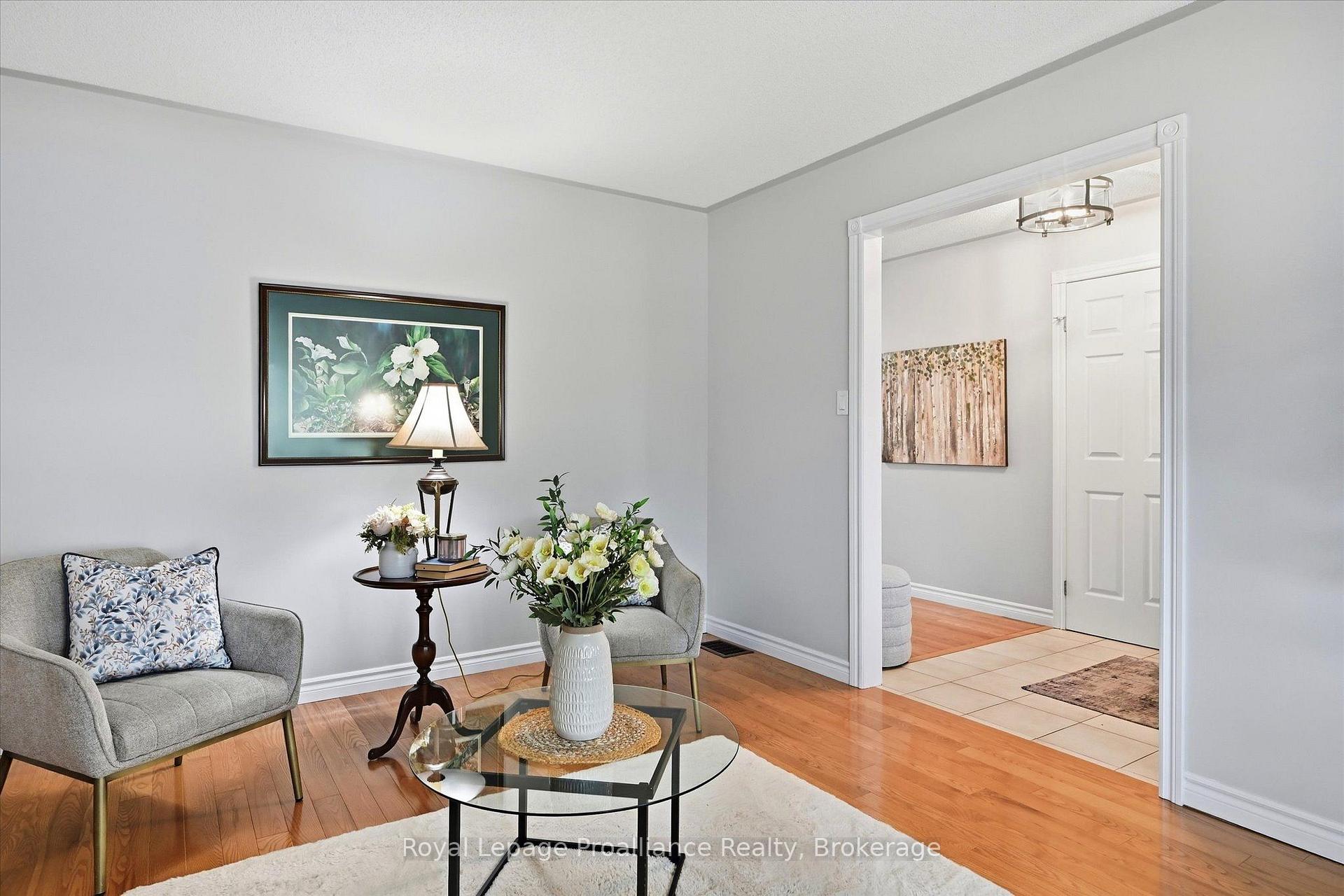 Photo 7 of 2979 Jennifer Drive, Peterborough, Northcrest Ward 5 — HOMEH