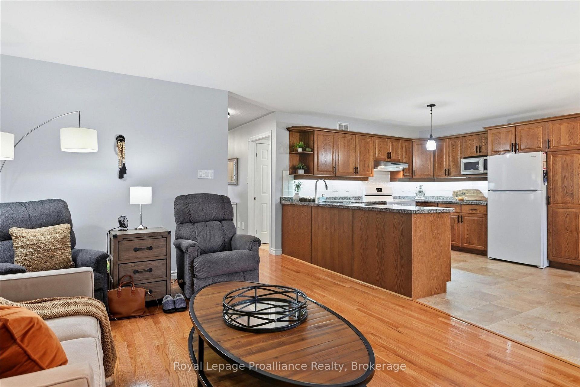 Photo 11 of 2979 Jennifer Drive, Peterborough, Northcrest Ward 5 — HOMEH
