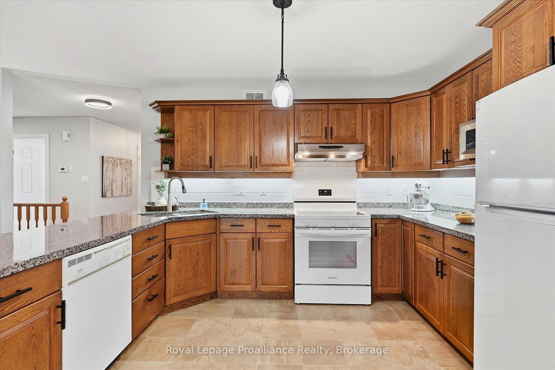 Photo 13 of 2979 Jennifer Drive, Peterborough, Northcrest Ward 5 — HOMEH