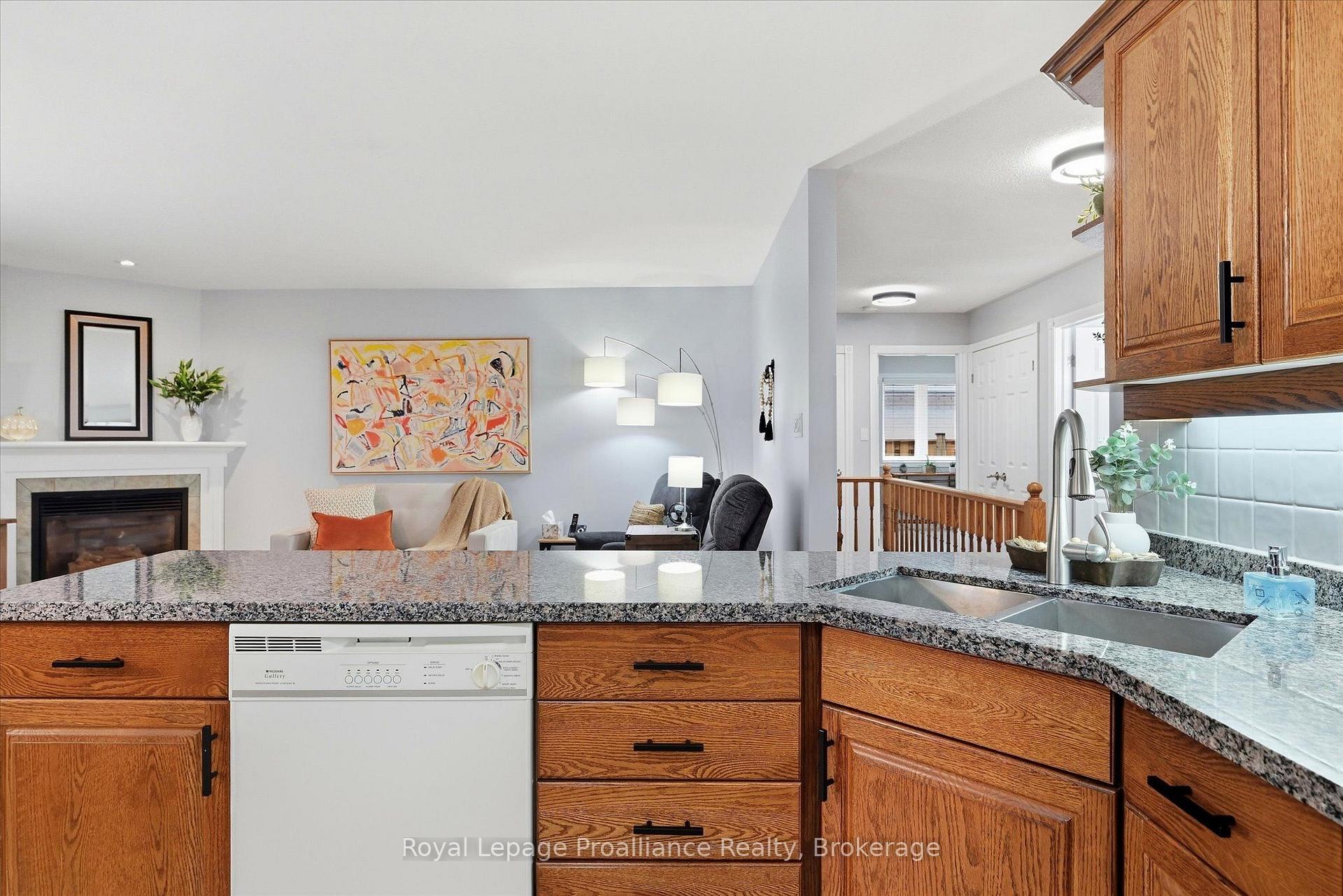 Photo 14 of 2979 Jennifer Drive, Peterborough, Northcrest Ward 5 — HOMEH