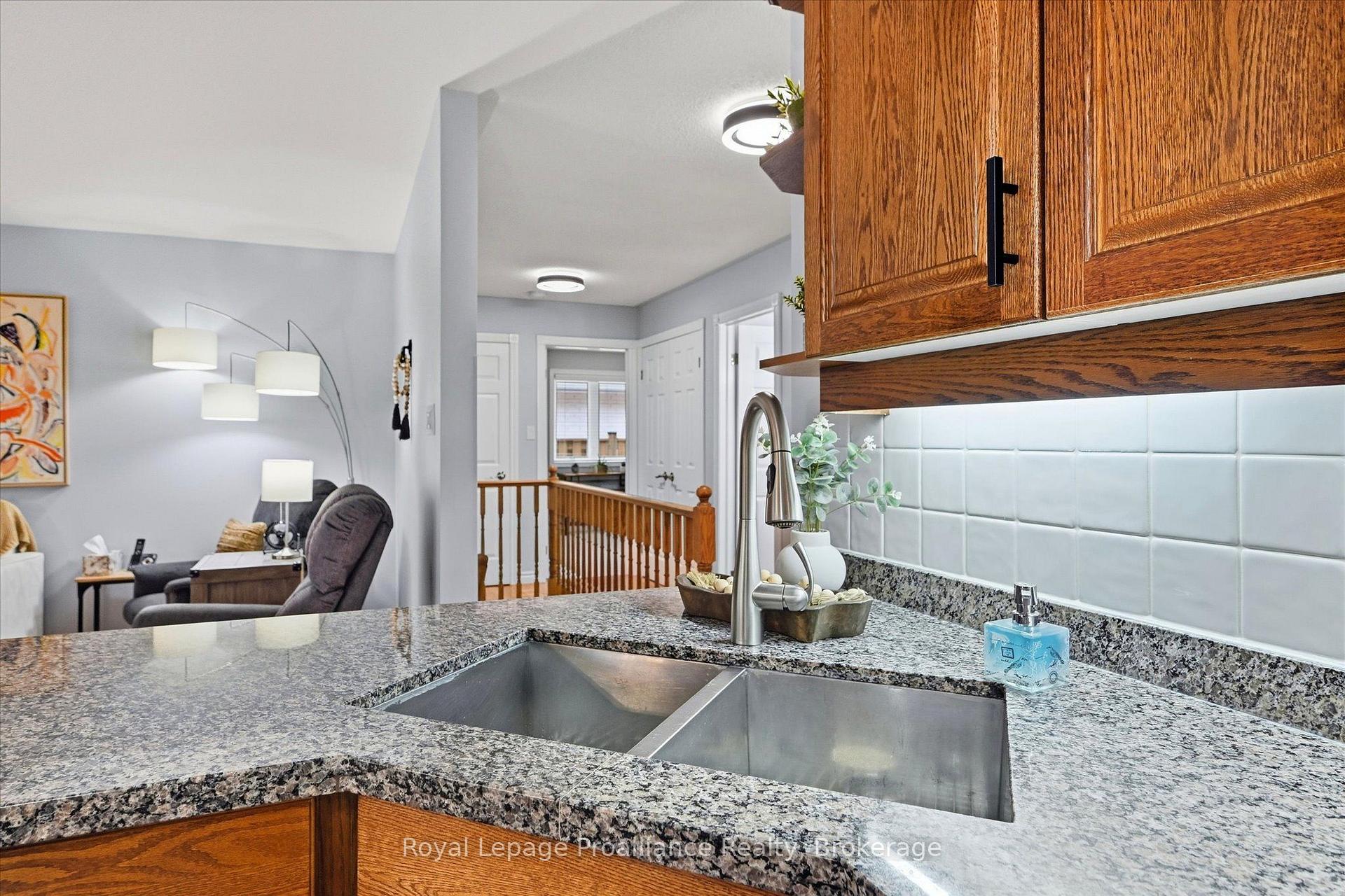 Photo 15 of 2979 Jennifer Drive, Peterborough, Northcrest Ward 5 — HOMEH