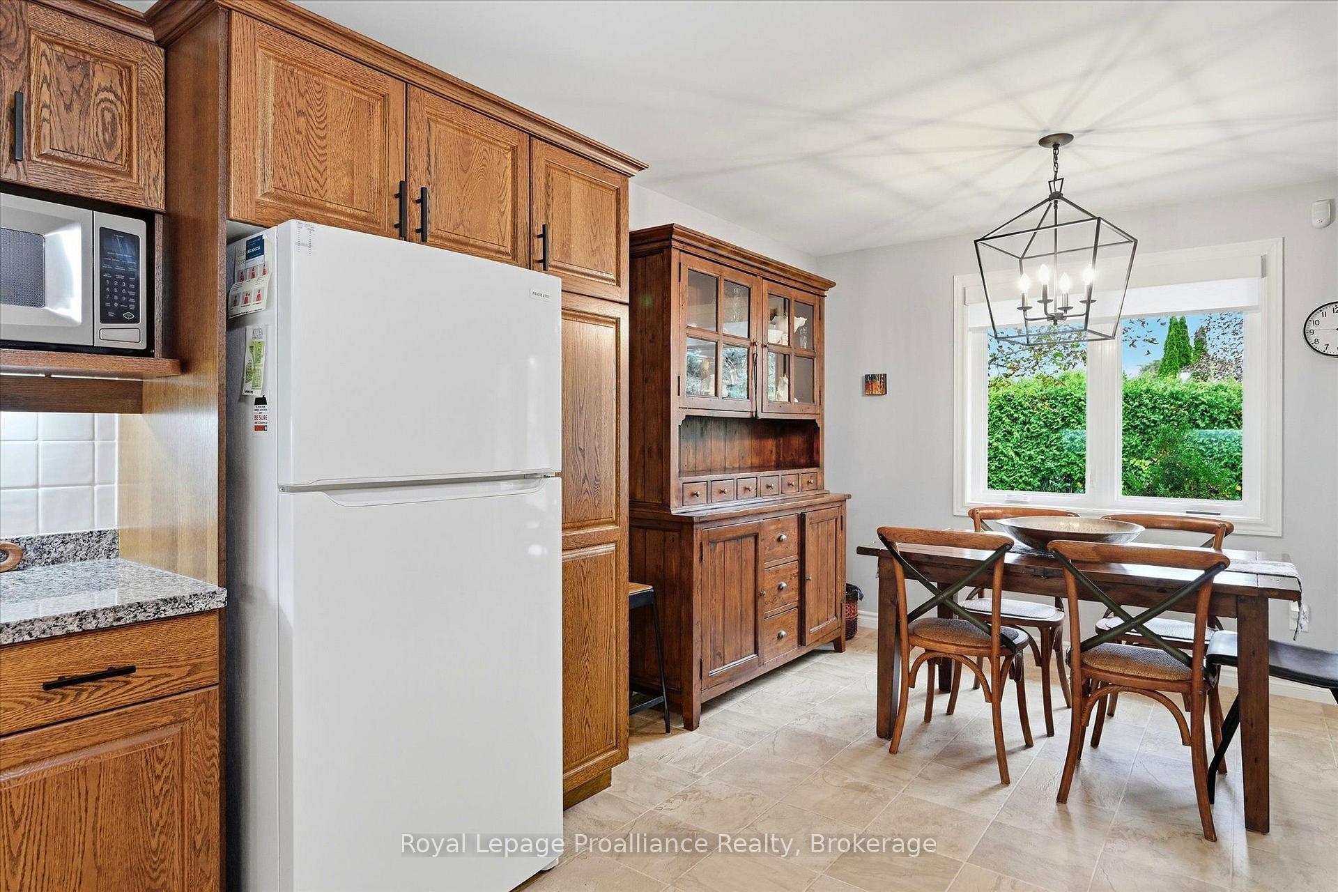 Photo 16 of 2979 Jennifer Drive, Peterborough, Northcrest Ward 5 — HOMEH