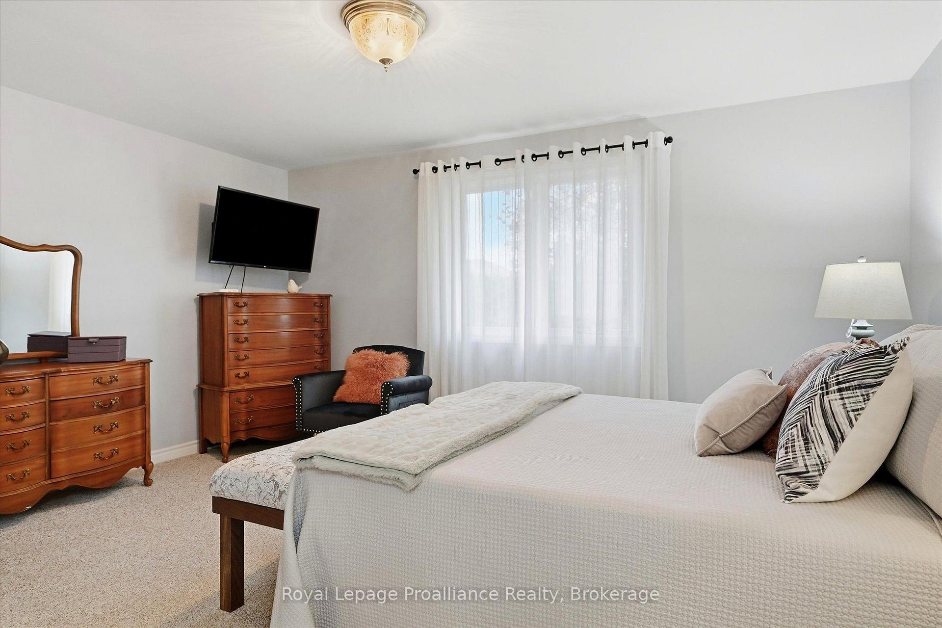 Photo 26 of 2979 Jennifer Drive, Peterborough, Northcrest Ward 5 — HOMEH
