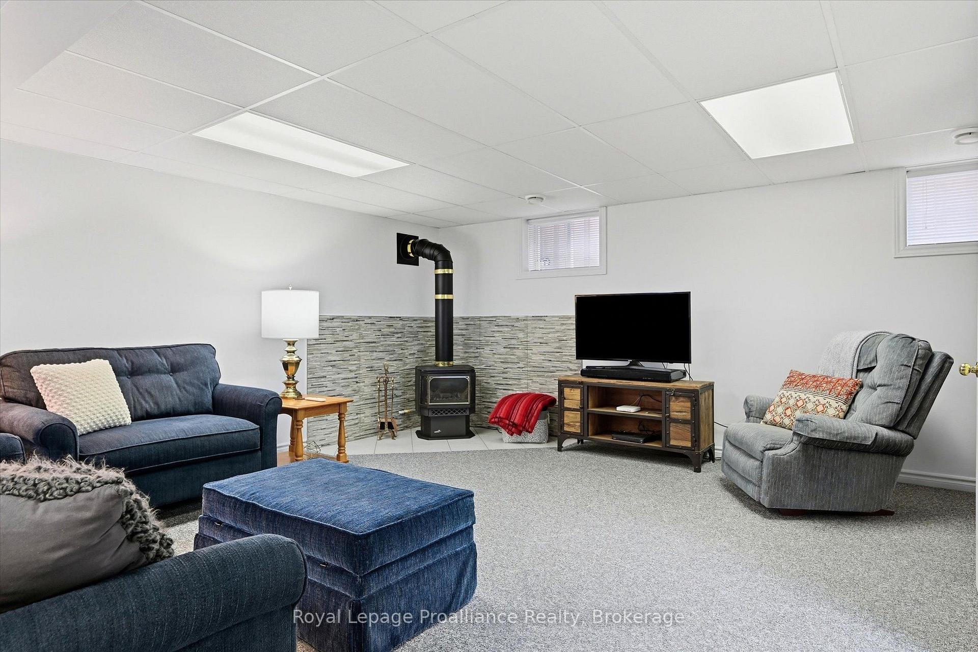 Photo 34 of 2979 Jennifer Drive, Peterborough, Northcrest Ward 5 — HOMEH