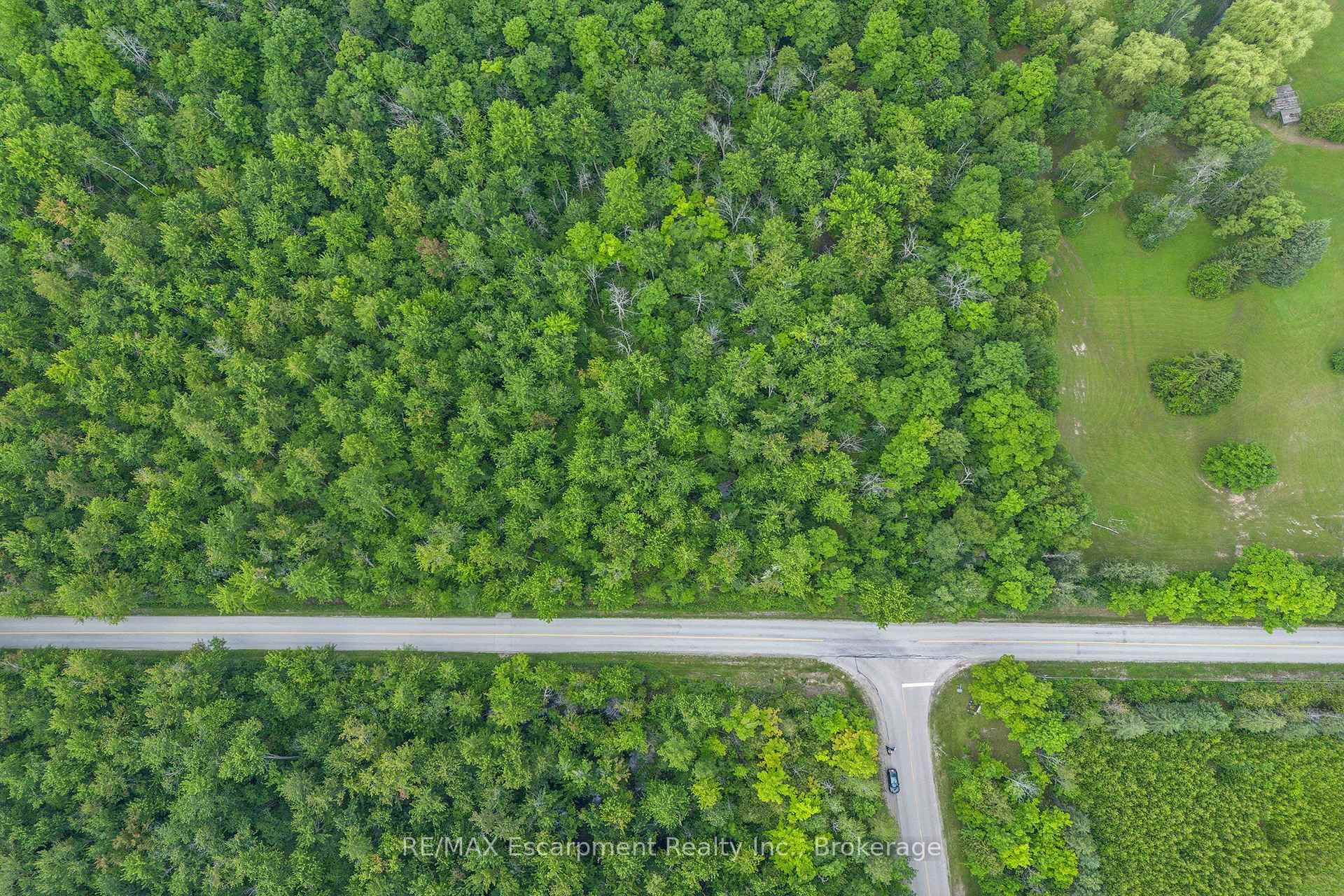 Photo 4 of Fourth Line Nassagaweya, Milton, Rural Nassagaweya — HOMEH