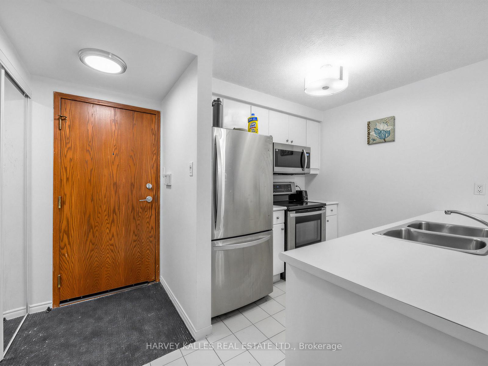 Photo 5 of Unit 705, 10 Yonge Street, Toronto, Waterfront Communities — HOMEH