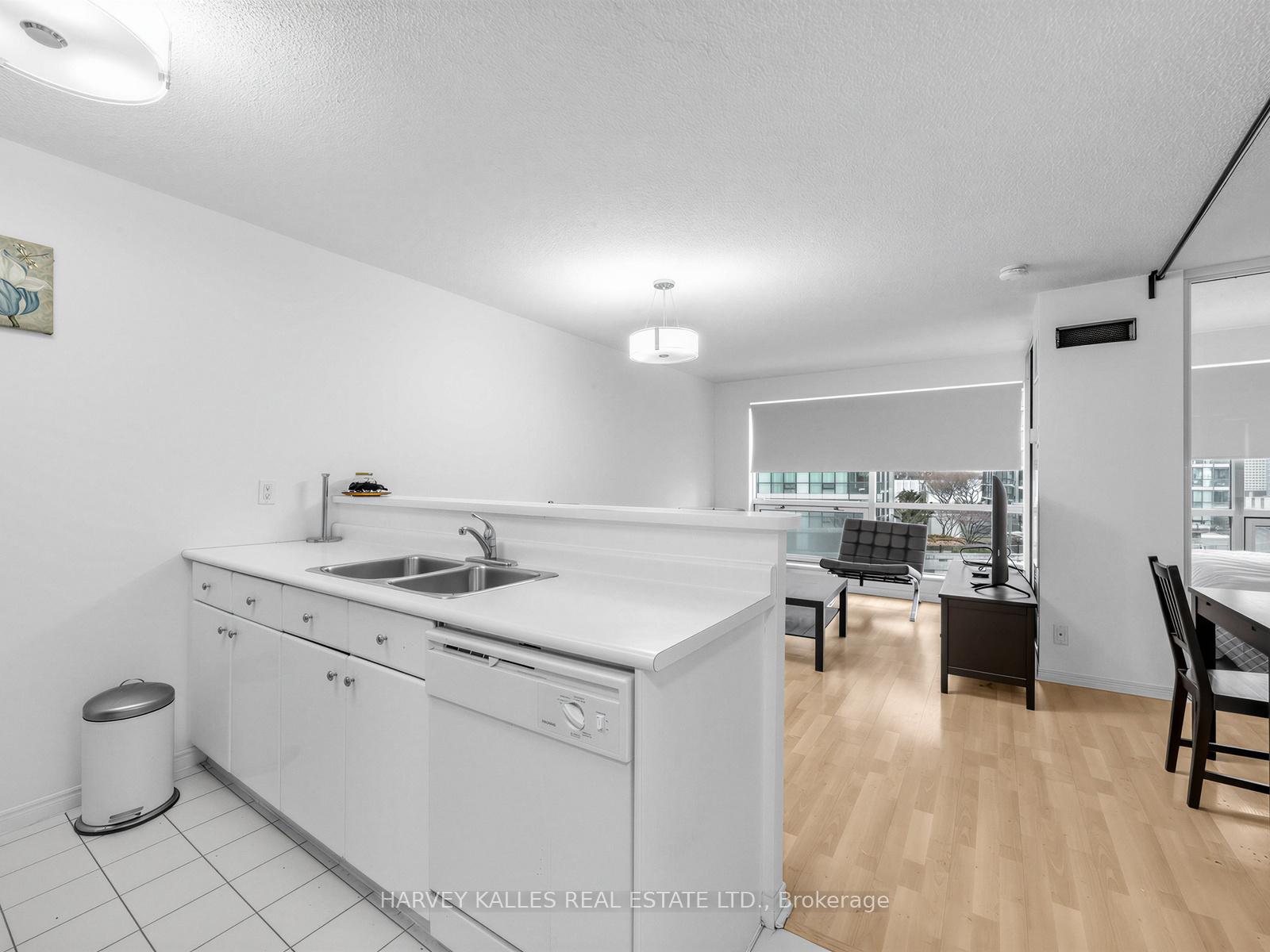 Photo 7 of Unit 705, 10 Yonge Street, Toronto, Waterfront Communities — HOMEH