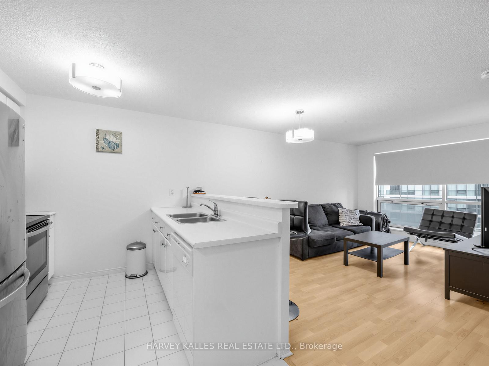 Photo 8 of Unit 705, 10 Yonge Street, Toronto, Waterfront Communities — HOMEH