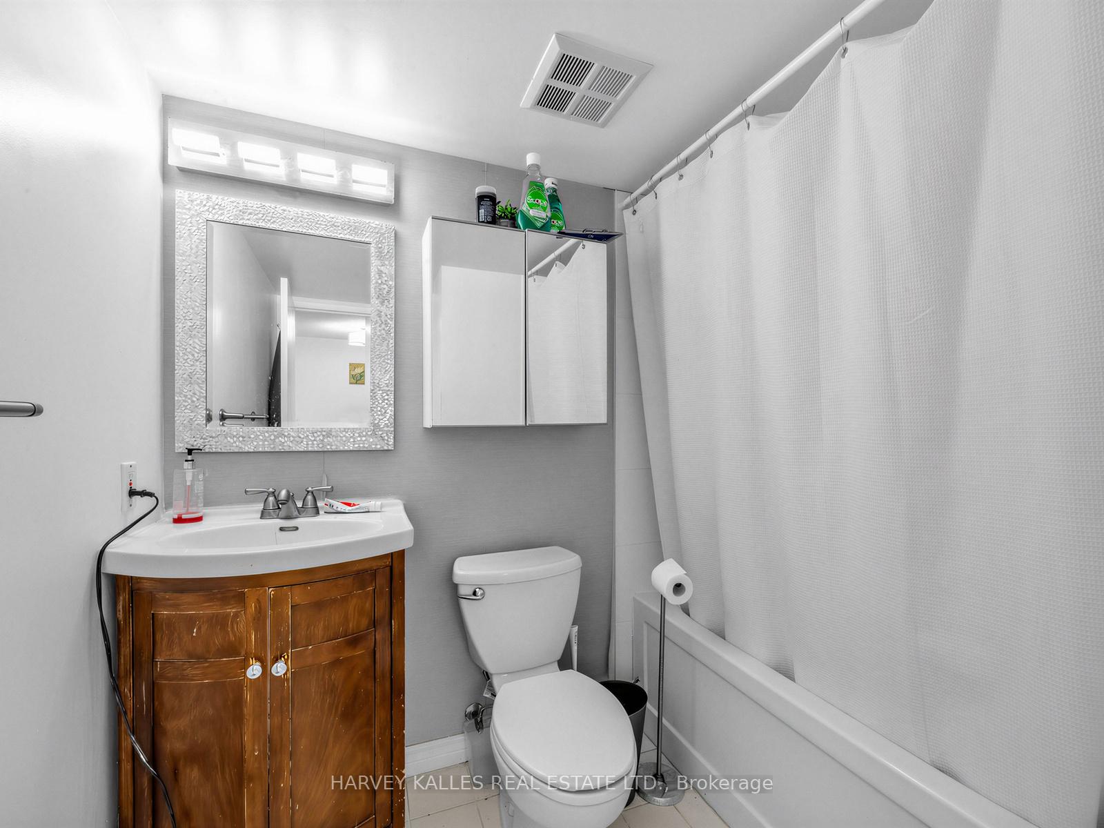 Photo 10 of Unit 705, 10 Yonge Street, Toronto, Waterfront Communities — HOMEH
