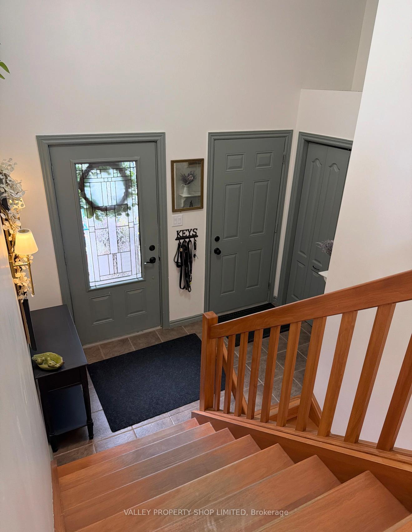 Photo 3 of 10 Kirk Court, North Algona Wilberforce, North Algona/Wilberforce Twp — HOMEH
