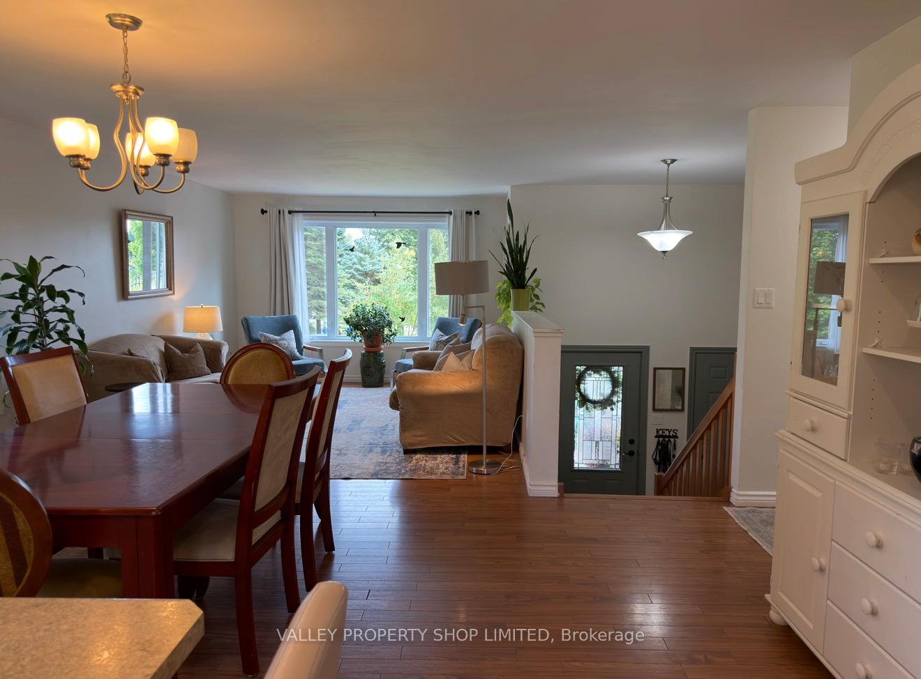 Photo 4 of 10 Kirk Court, North Algona Wilberforce, North Algona/Wilberforce Twp — HOMEH
