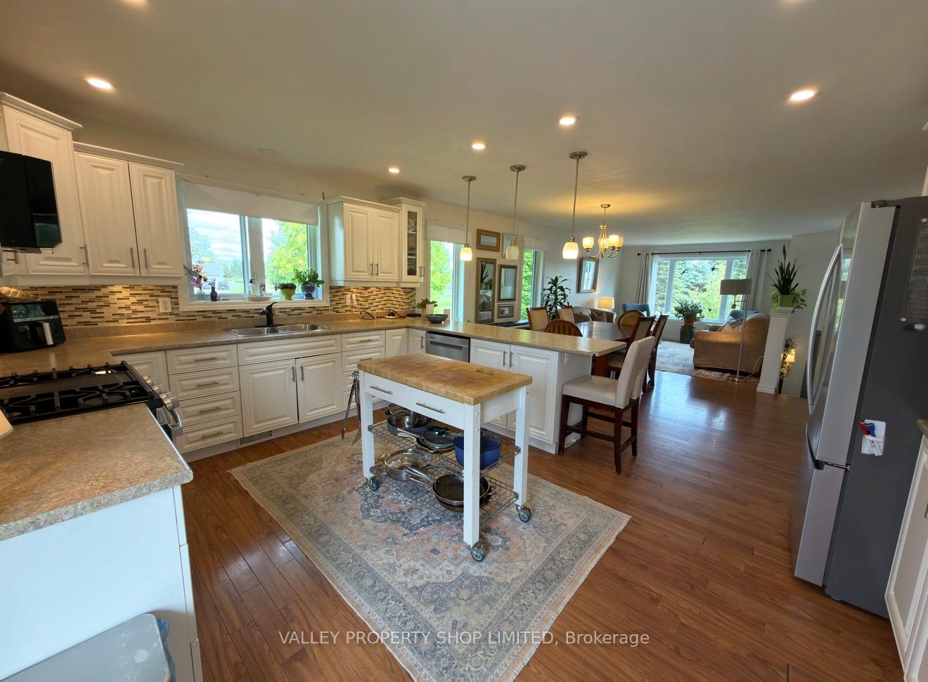 Photo 8 of 10 Kirk Court, North Algona Wilberforce, North Algona/Wilberforce Twp — HOMEH