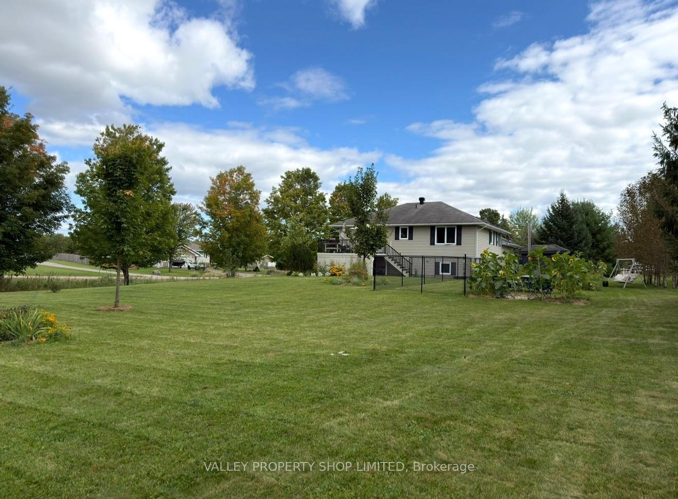 Photo 22 of 10 Kirk Court, North Algona Wilberforce, North Algona/Wilberforce Twp — HOMEH