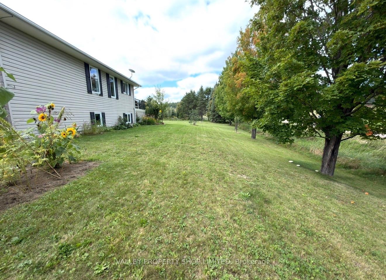 Photo 26 of 10 Kirk Court, North Algona Wilberforce, North Algona/Wilberforce Twp — HOMEH