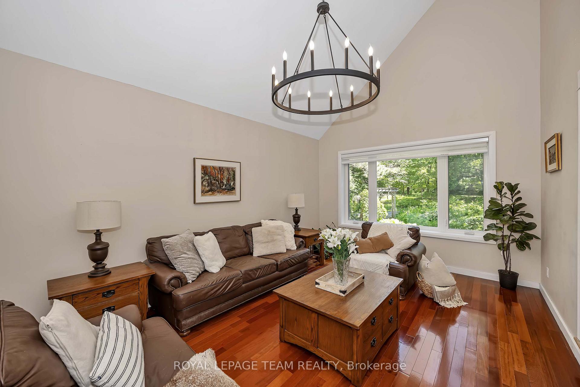 Photo 11 of 104 Sol Lane, Ottawa, Fitzroy Ward (South East) — HOMEH