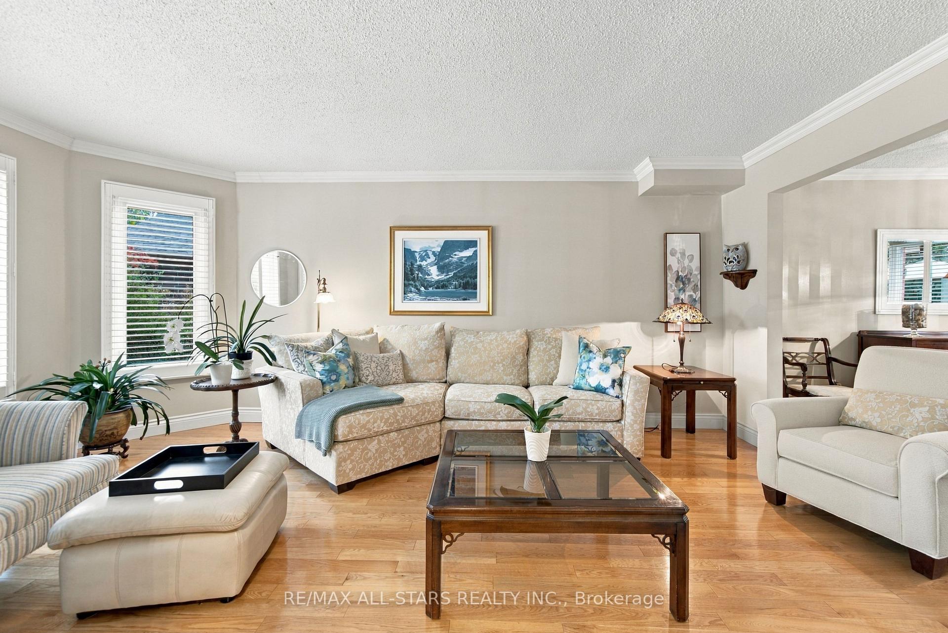 Photo 2 of 78 Tilman Circle, Markham, Markham Village — HOMEH