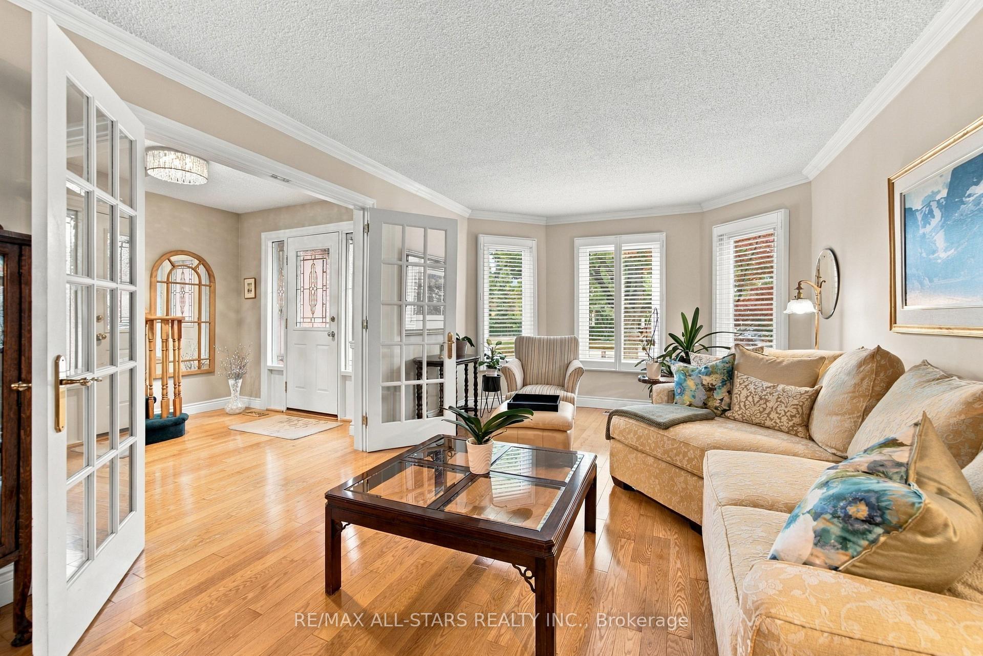 Photo 4 of 78 Tilman Circle, Markham, Markham Village — HOMEH