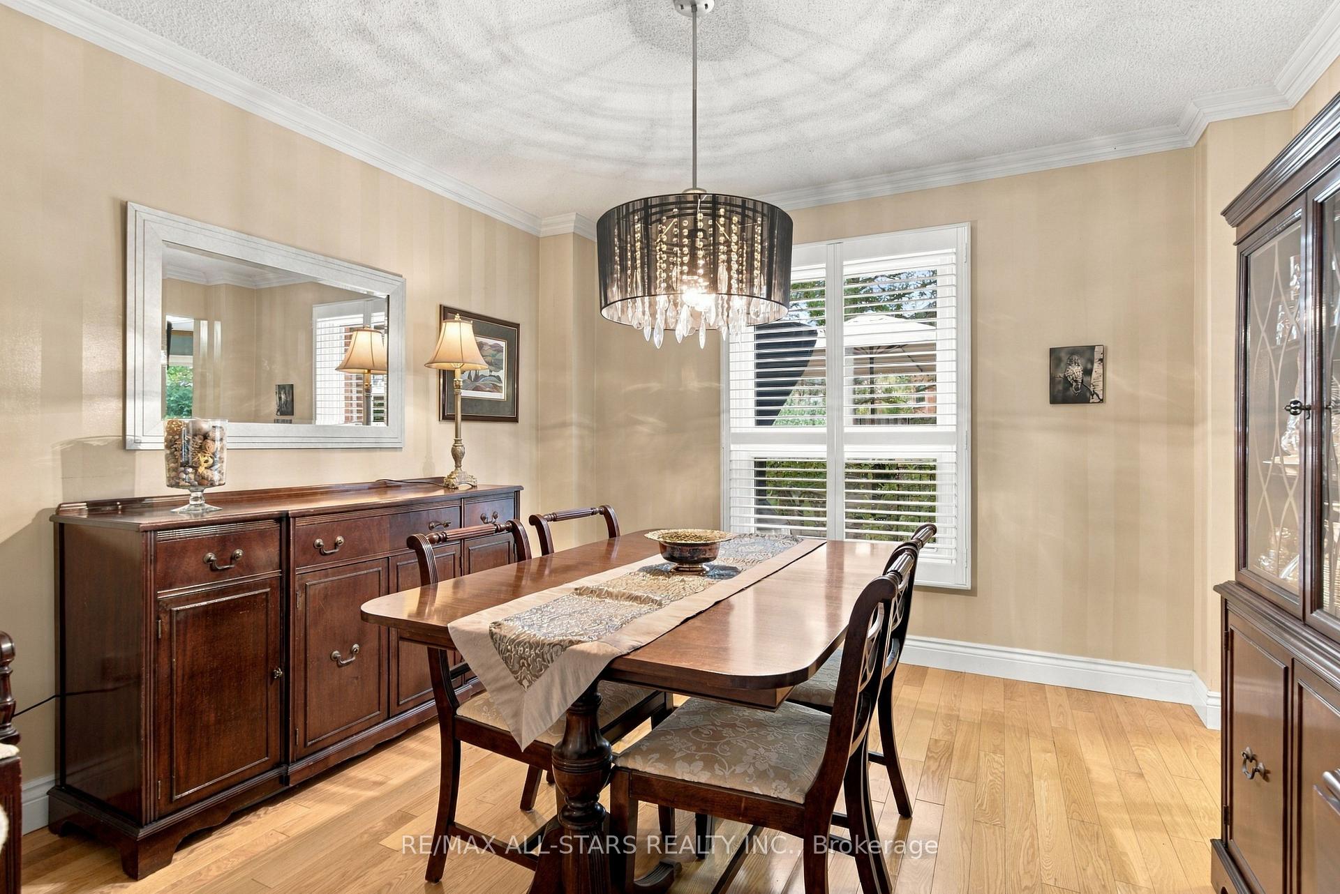 Photo 5 of 78 Tilman Circle, Markham, Markham Village — HOMEH