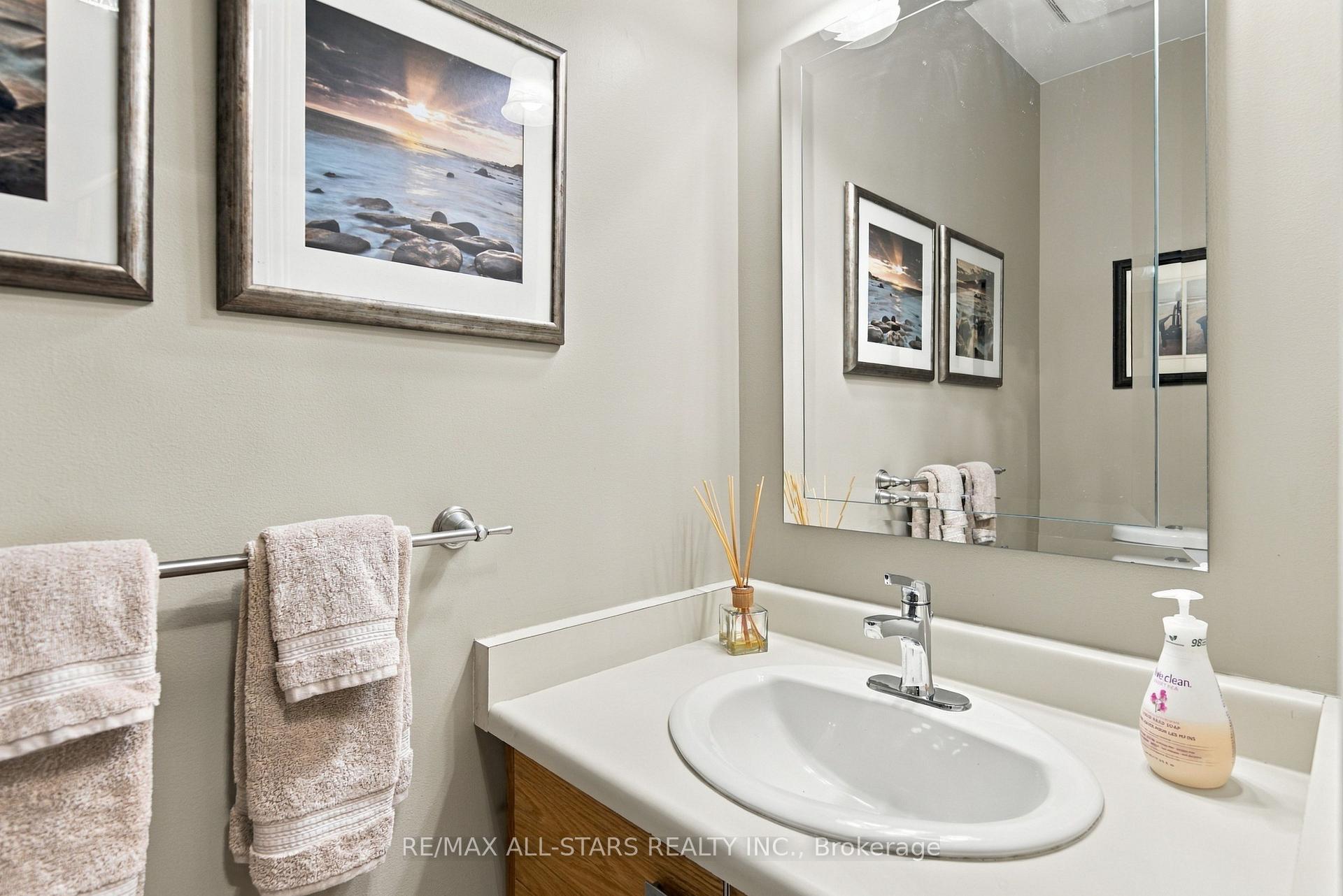Photo 17 of 78 Tilman Circle, Markham, Markham Village — HOMEH