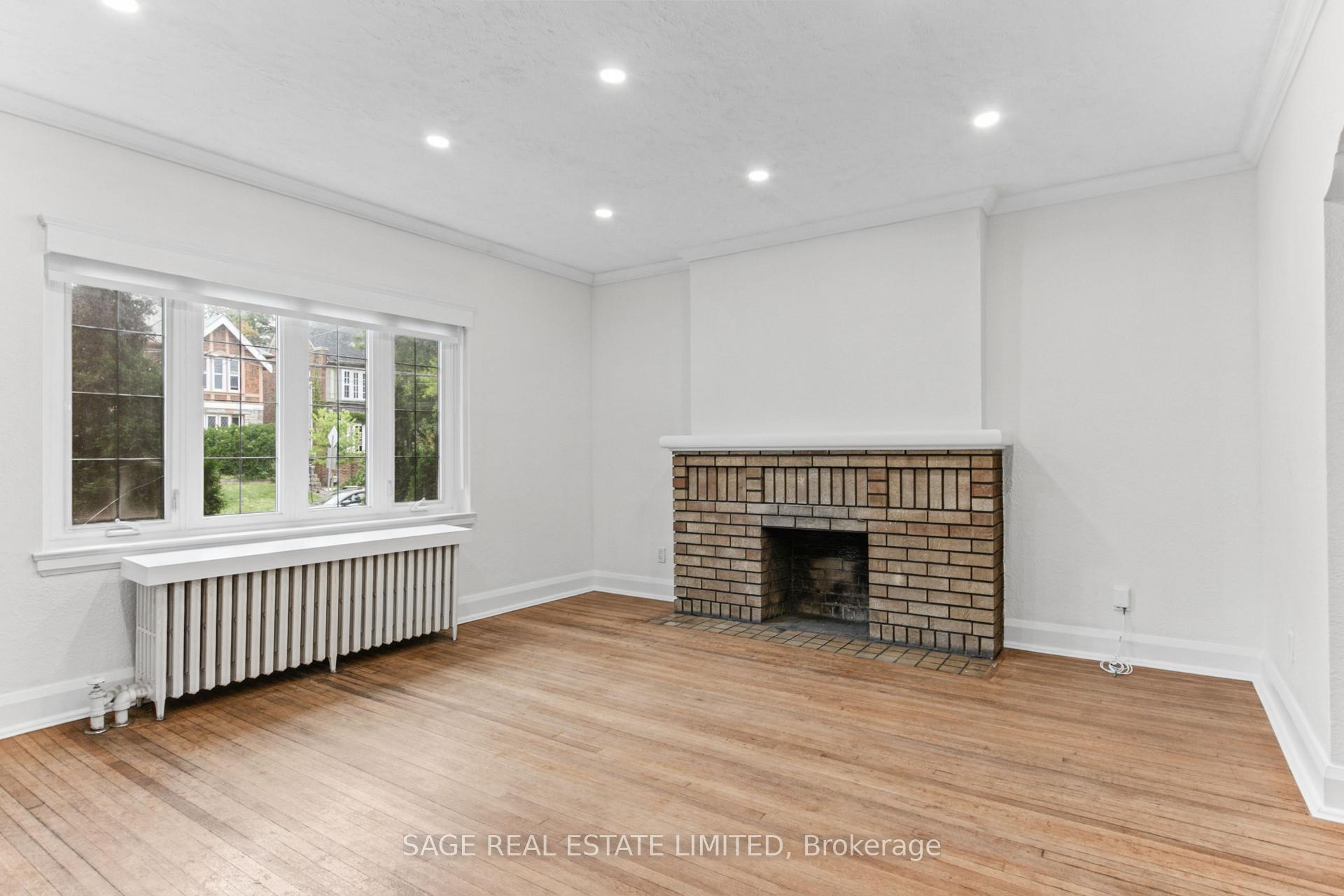 Photo 2 of Unit Main, 121 Braemar Avenue, Toronto, Yonge-Eglinton — HOMEH