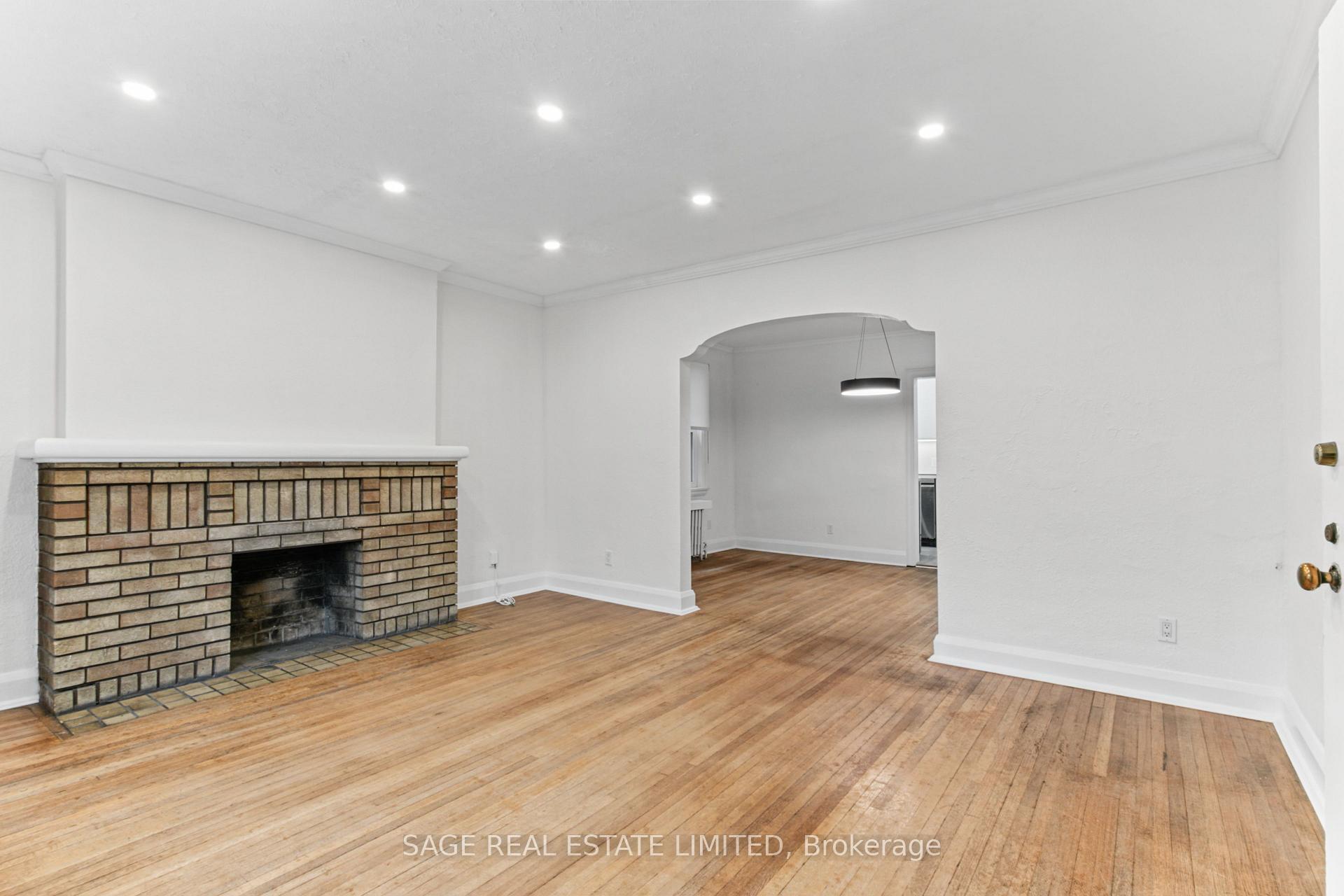 Photo 3 of Unit Main, 121 Braemar Avenue, Toronto, Yonge-Eglinton — HOMEH