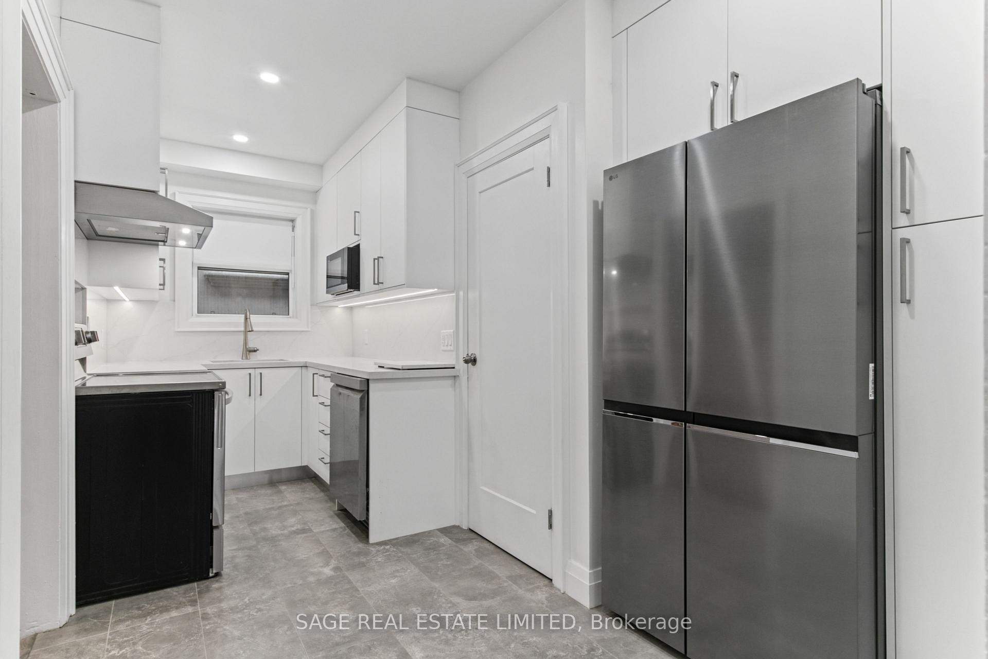 Photo 8 of Unit Main, 121 Braemar Avenue, Toronto, Yonge-Eglinton — HOMEH