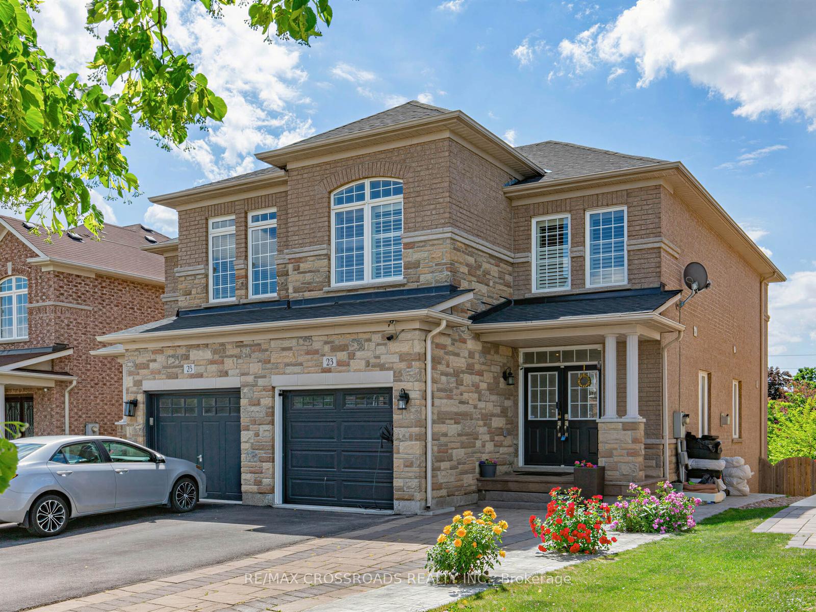 Photo 2 of 23 Worthview Drive S, Vaughan, West Woodbridge — HOMEH