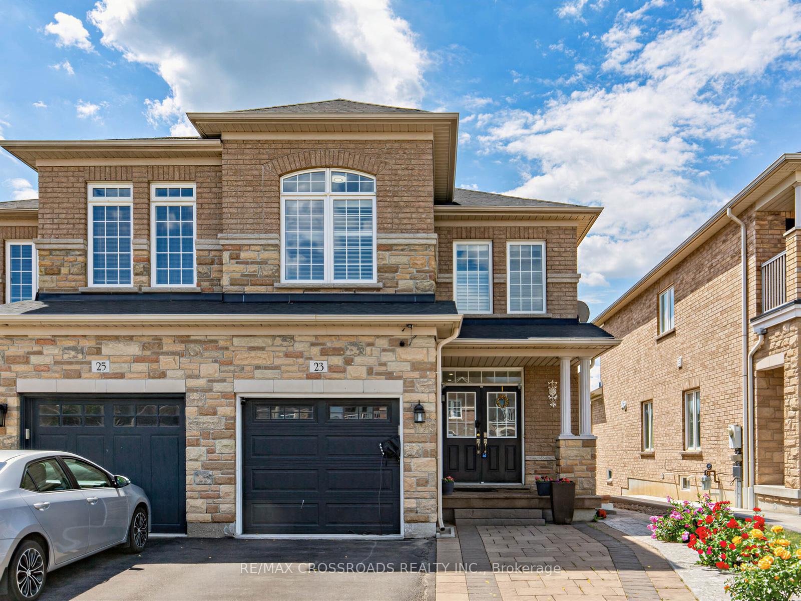 Photo 3 of 23 Worthview Drive S, Vaughan, West Woodbridge — HOMEH