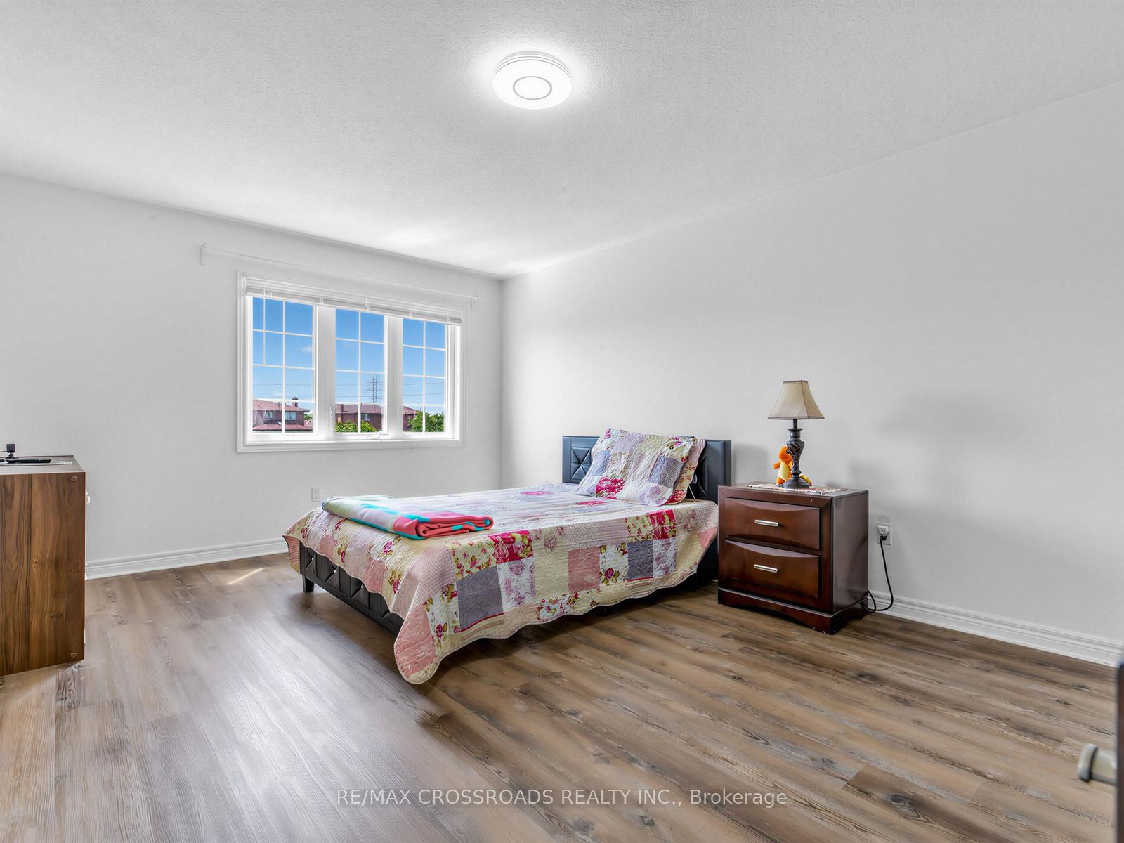 Photo 17 of 23 Worthview Drive S, Vaughan, West Woodbridge — HOMEH