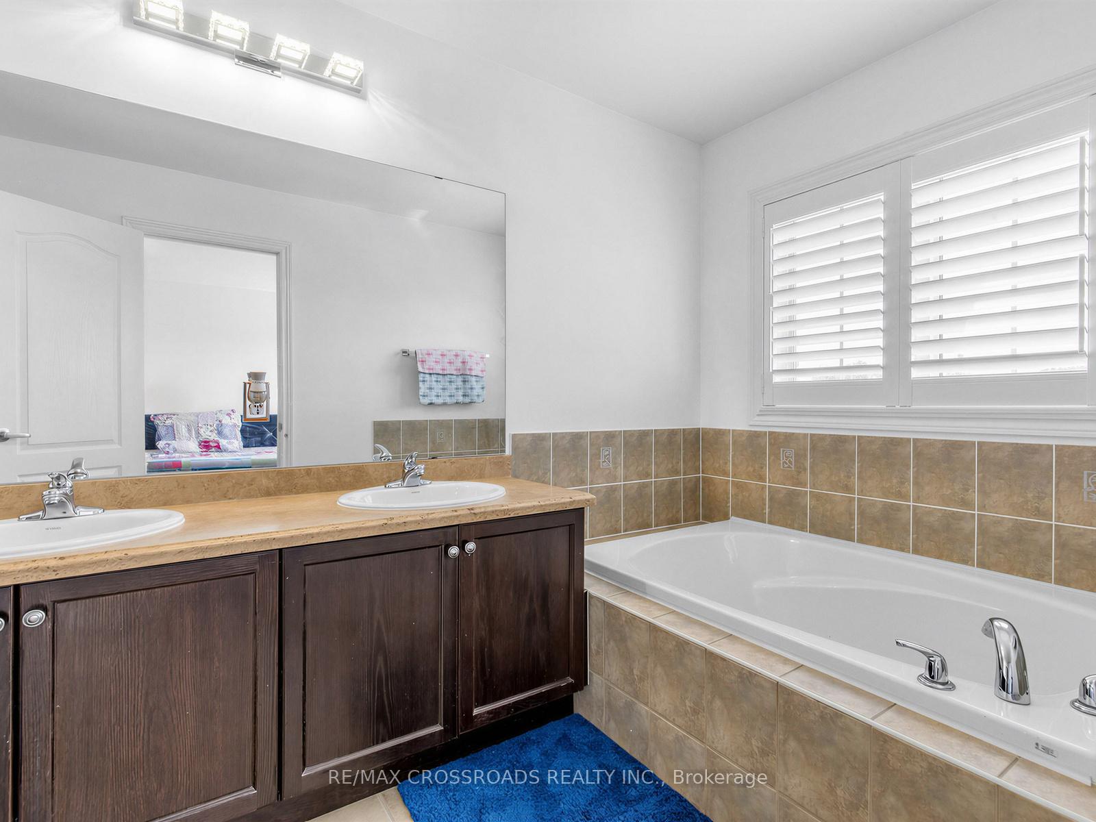 Photo 20 of 23 Worthview Drive S, Vaughan, West Woodbridge — HOMEH