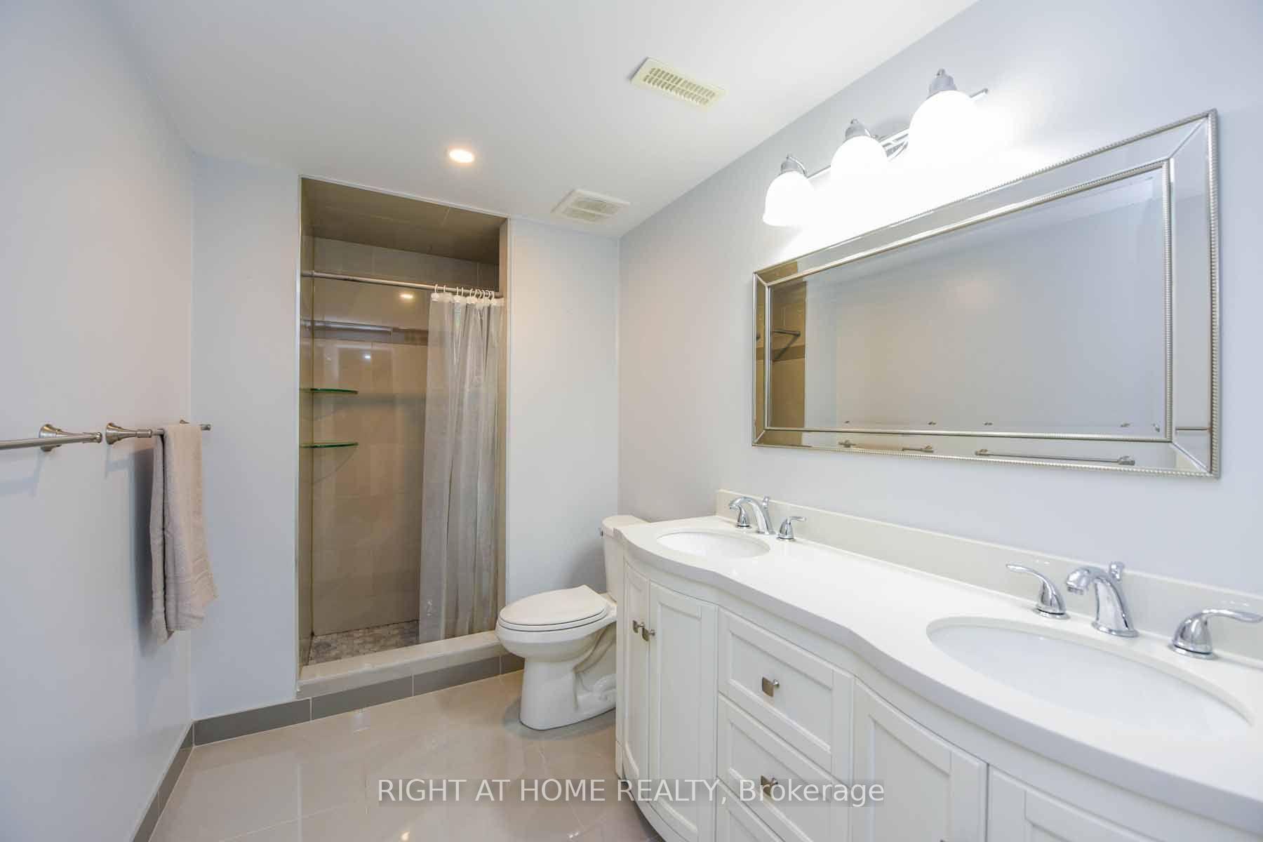 Photo 7 of Unit Lower, 2229 Glazebrook Circle, Oakville, Westmount — HOMEH