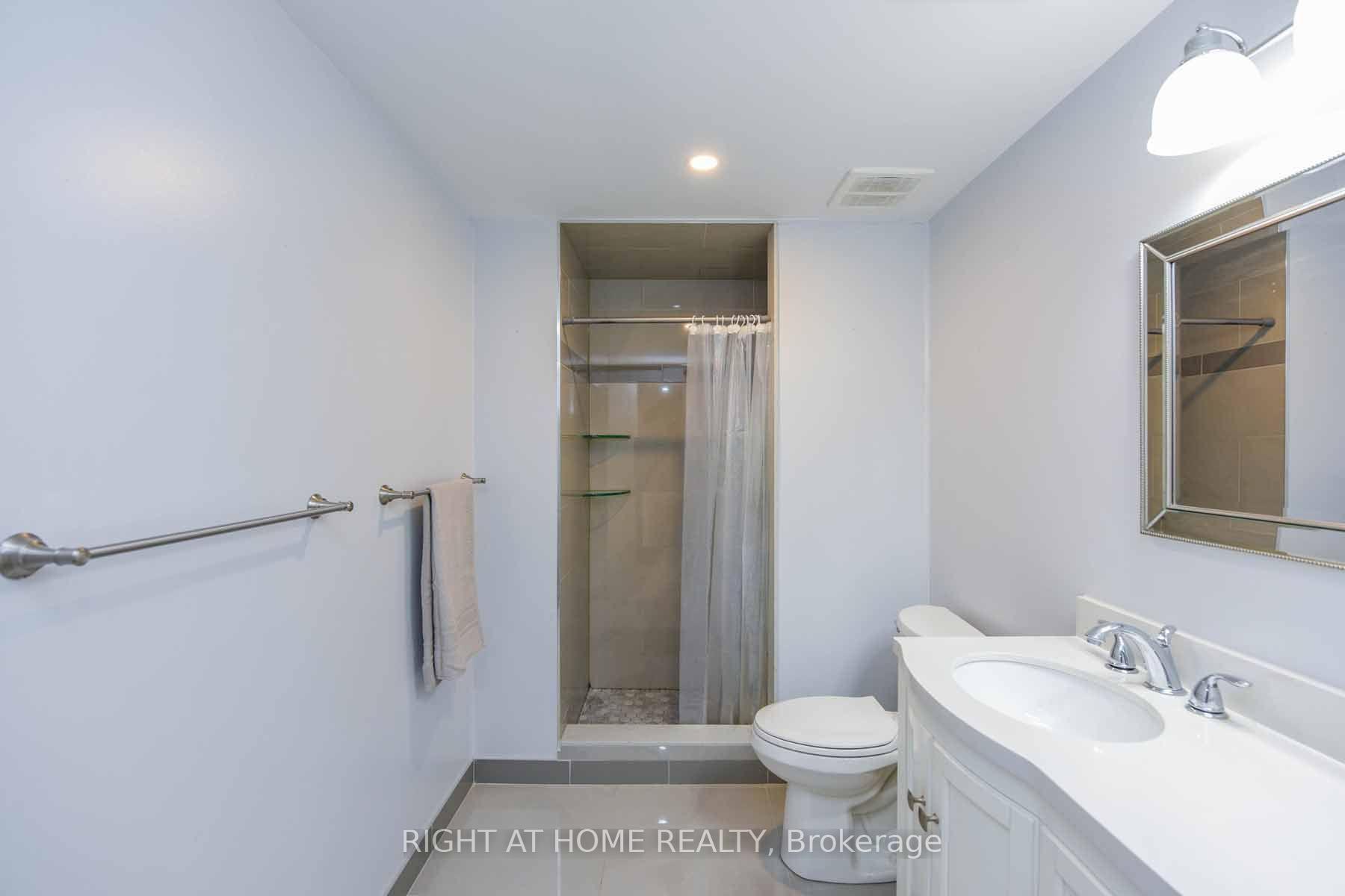 Photo 8 of Unit Lower, 2229 Glazebrook Circle, Oakville, Westmount — HOMEH